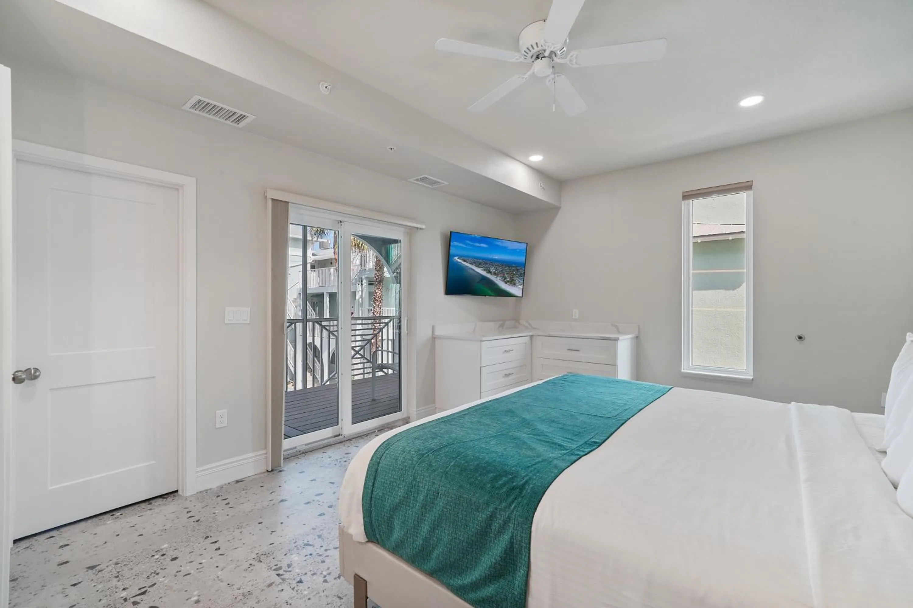 Bedroom, Bed in Bridgewalk, a Landmark Resort