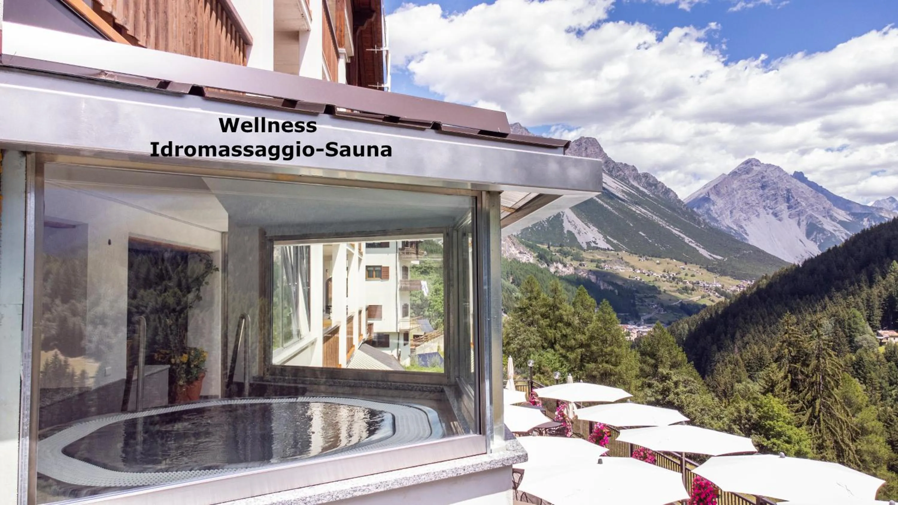 Hot Tub in Hotel Miravalle