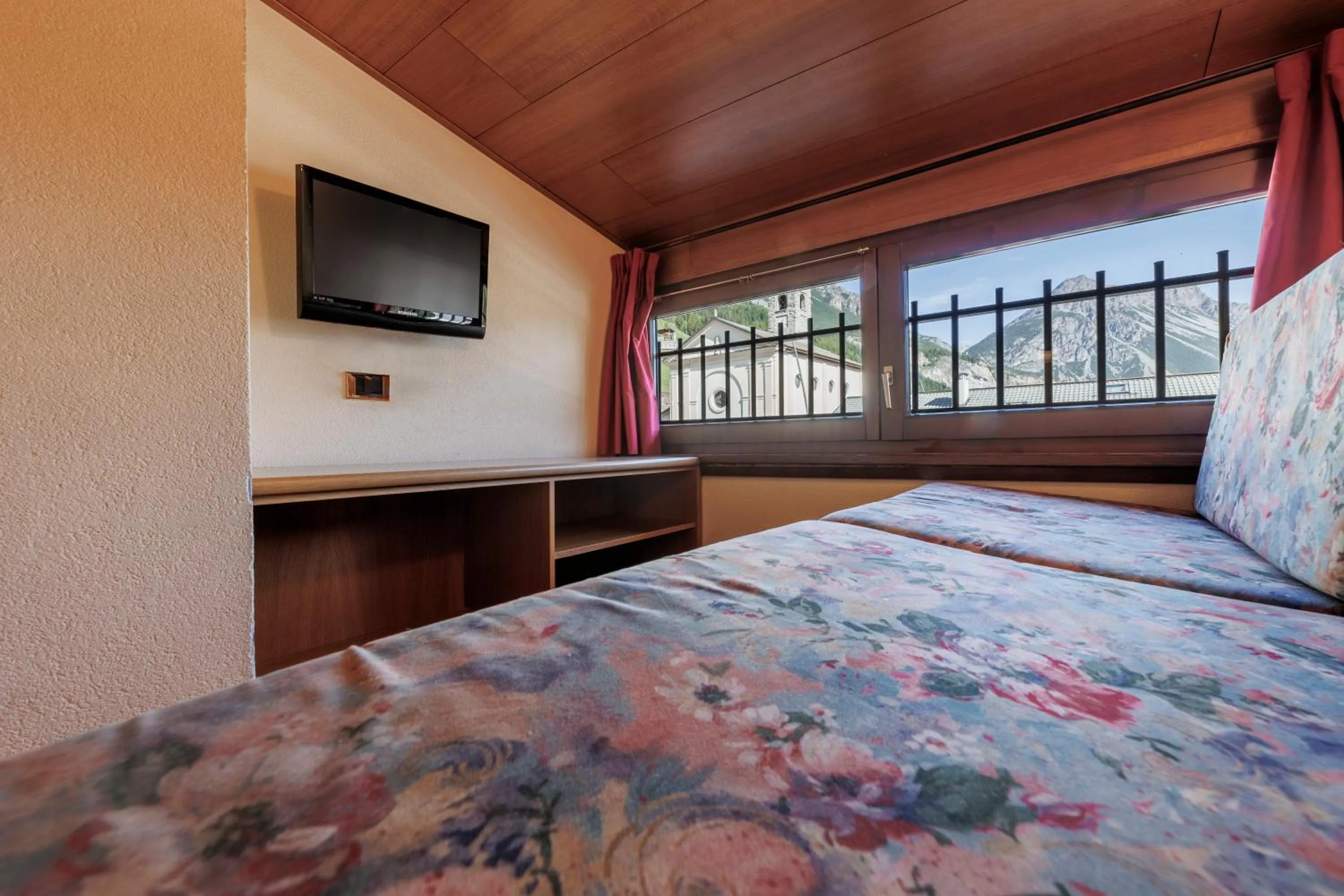 Bedroom, Bed in Hotel Miravalle