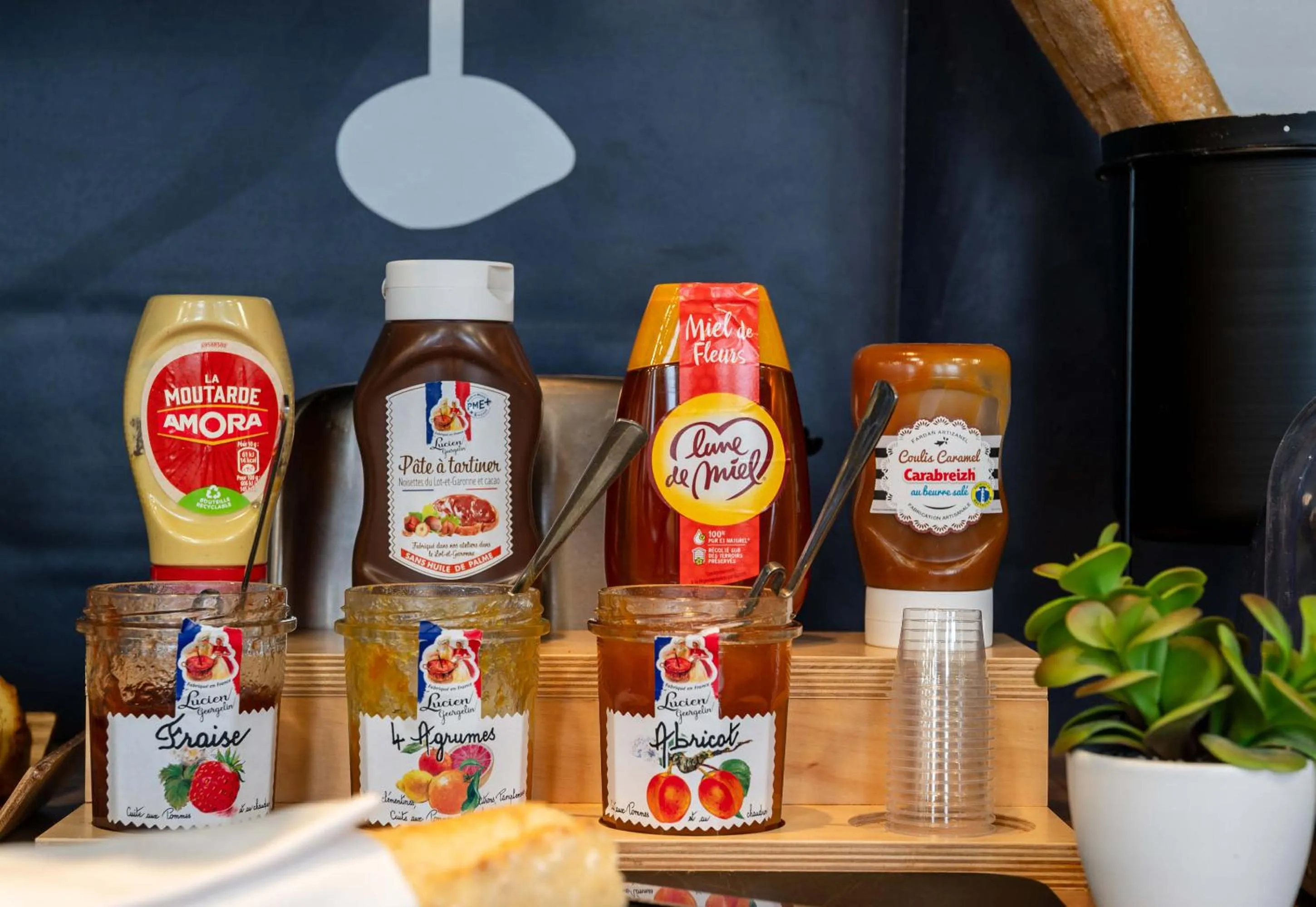 Breakfast in B&B HOTEL Lille Grand Stade