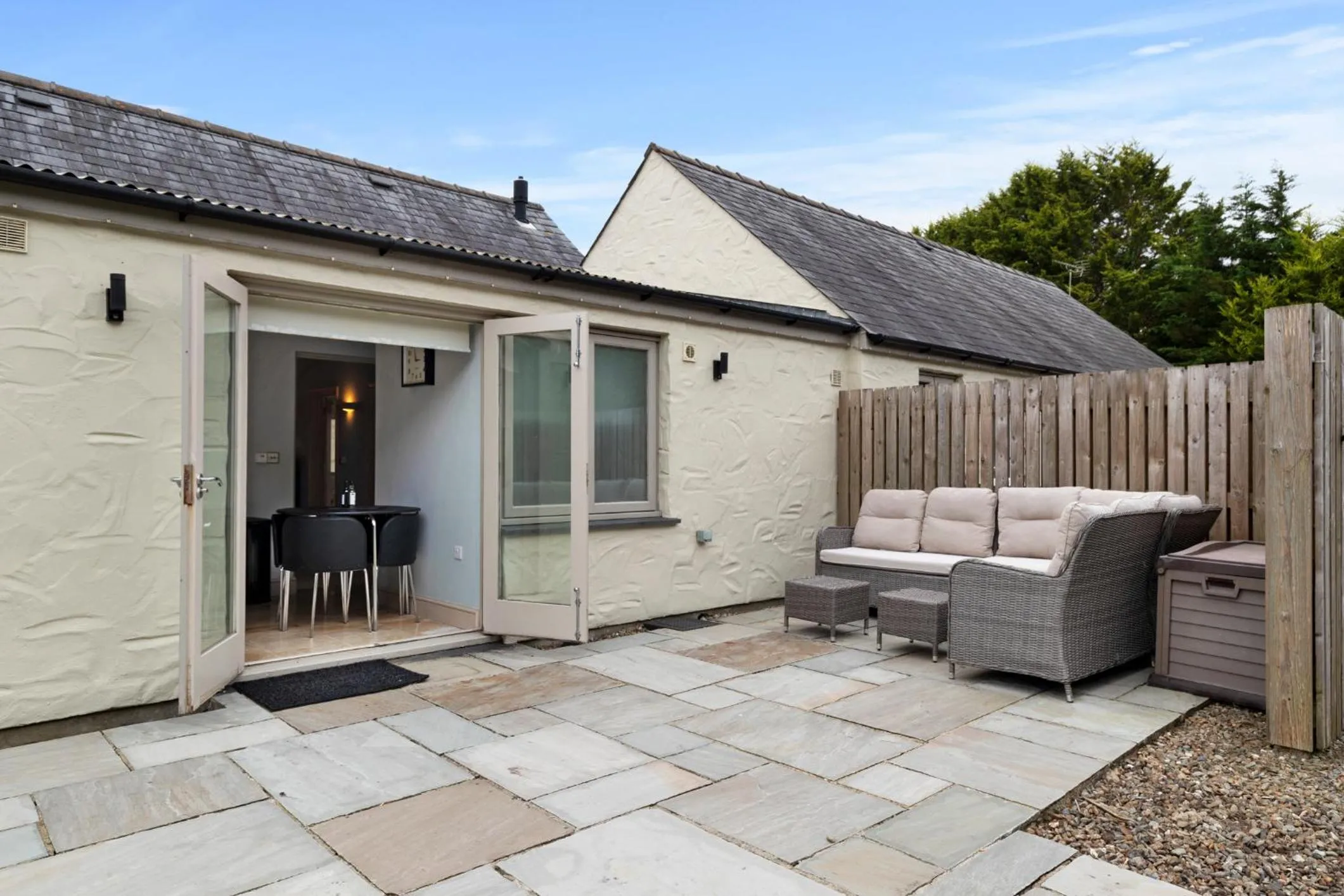 Patio in Canaston Oaks