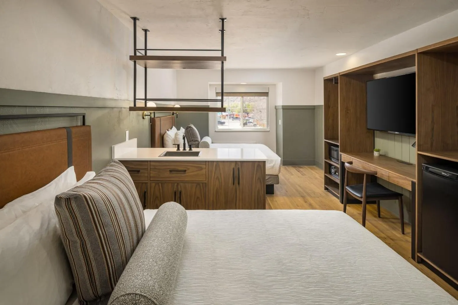 Bedroom, Bed in River Canyon Lodge