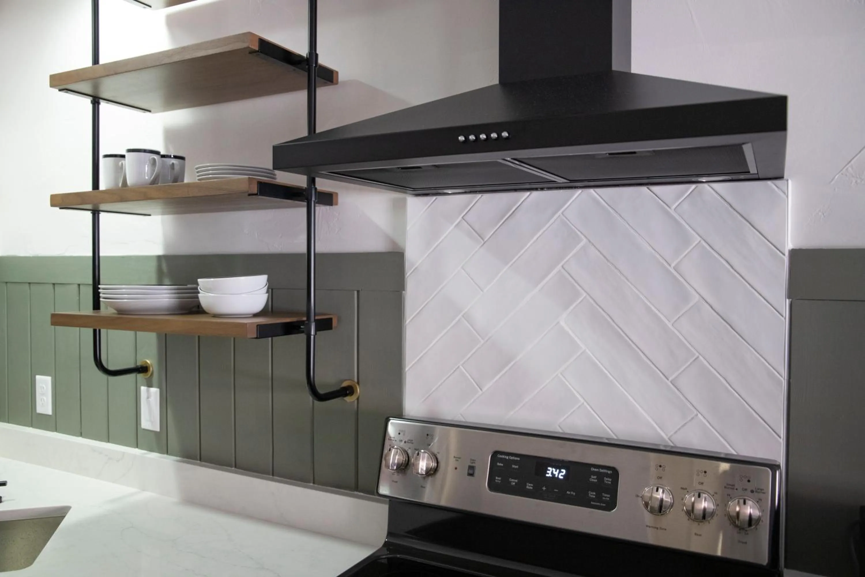 Kitchen or kitchenette in River Canyon Lodge