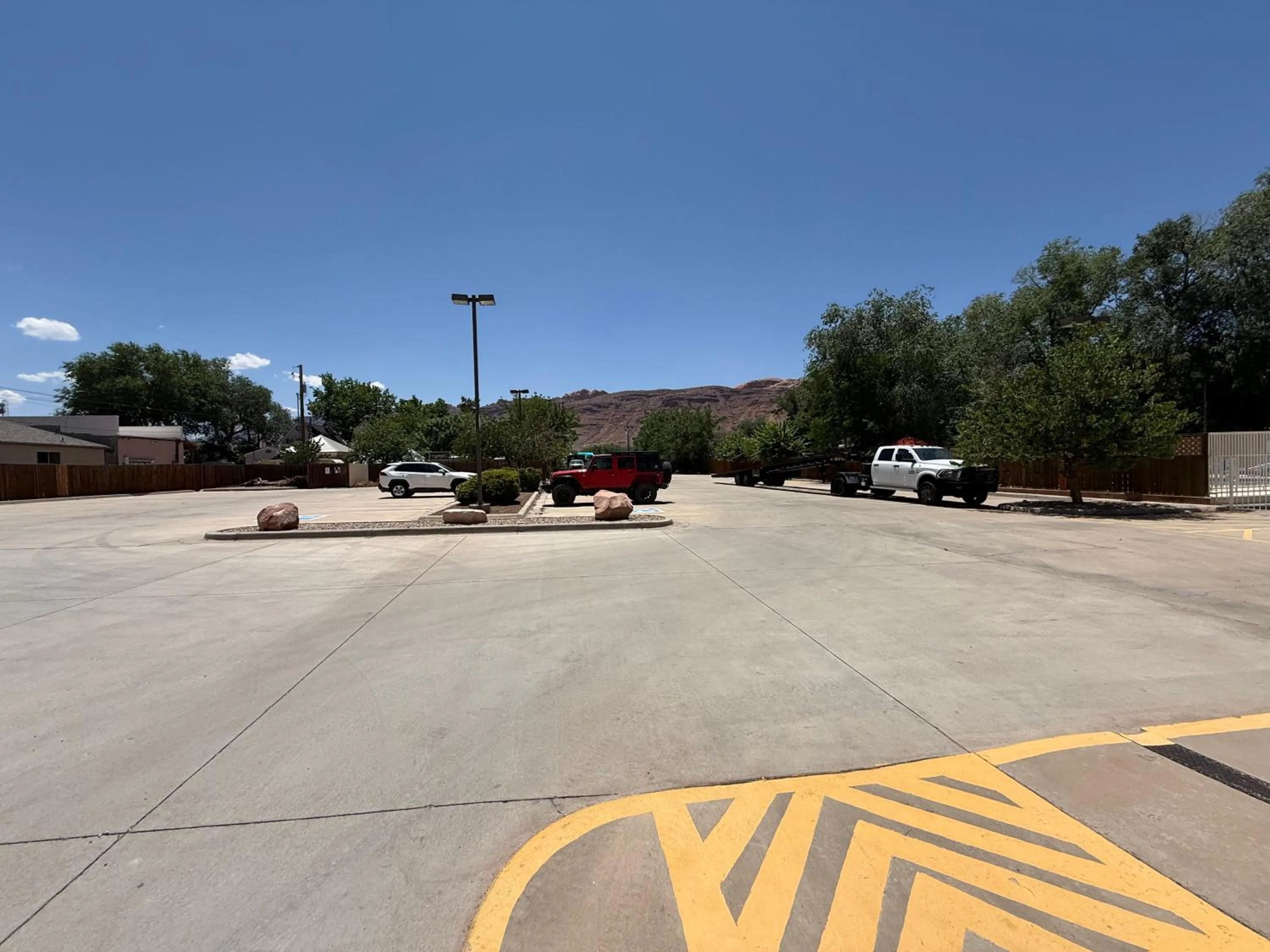 Parking in River Canyon Lodge