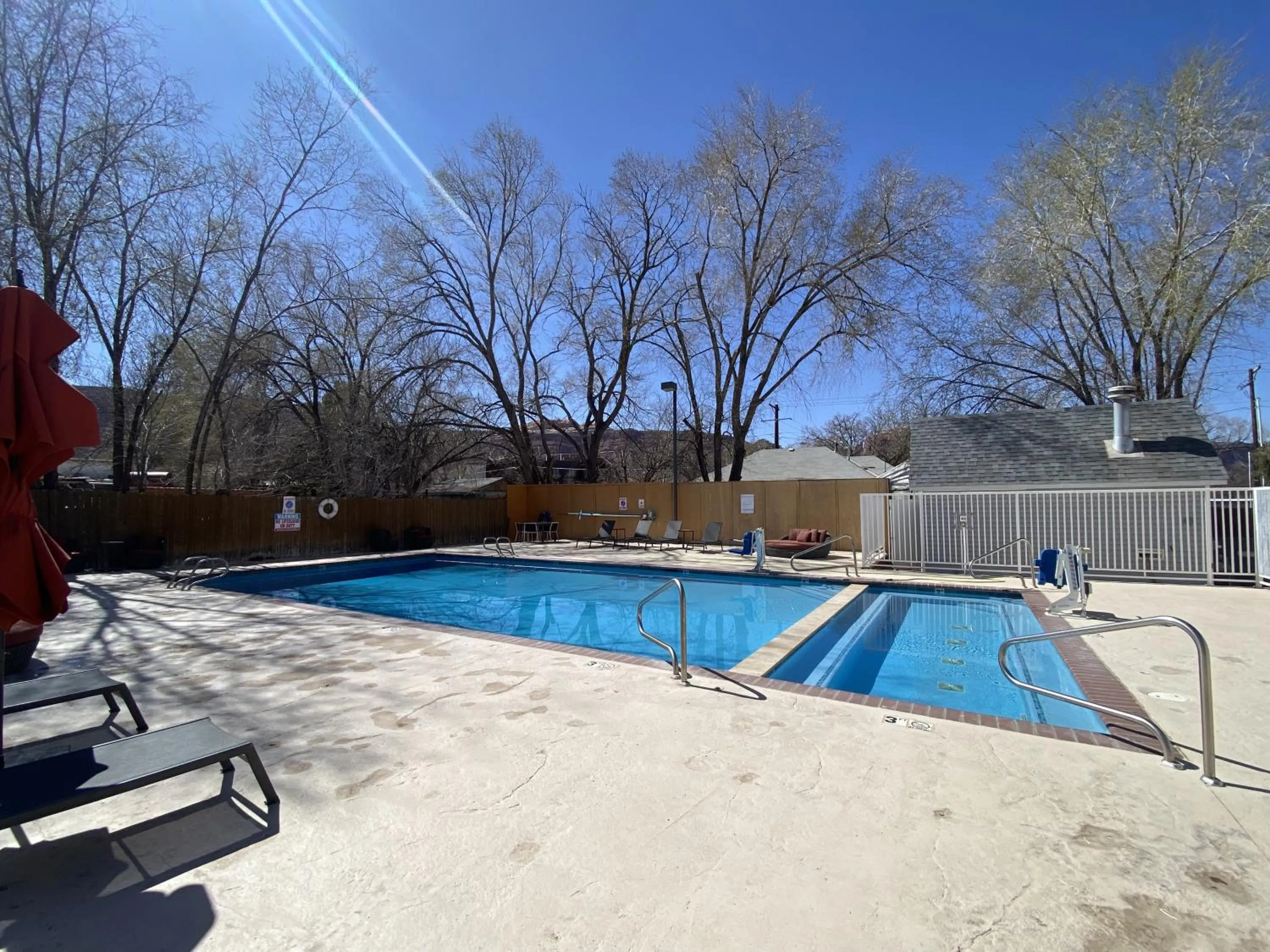 Swimming pool in River Canyon Lodge