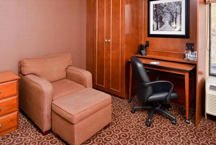 Living room in McKnight Hotel