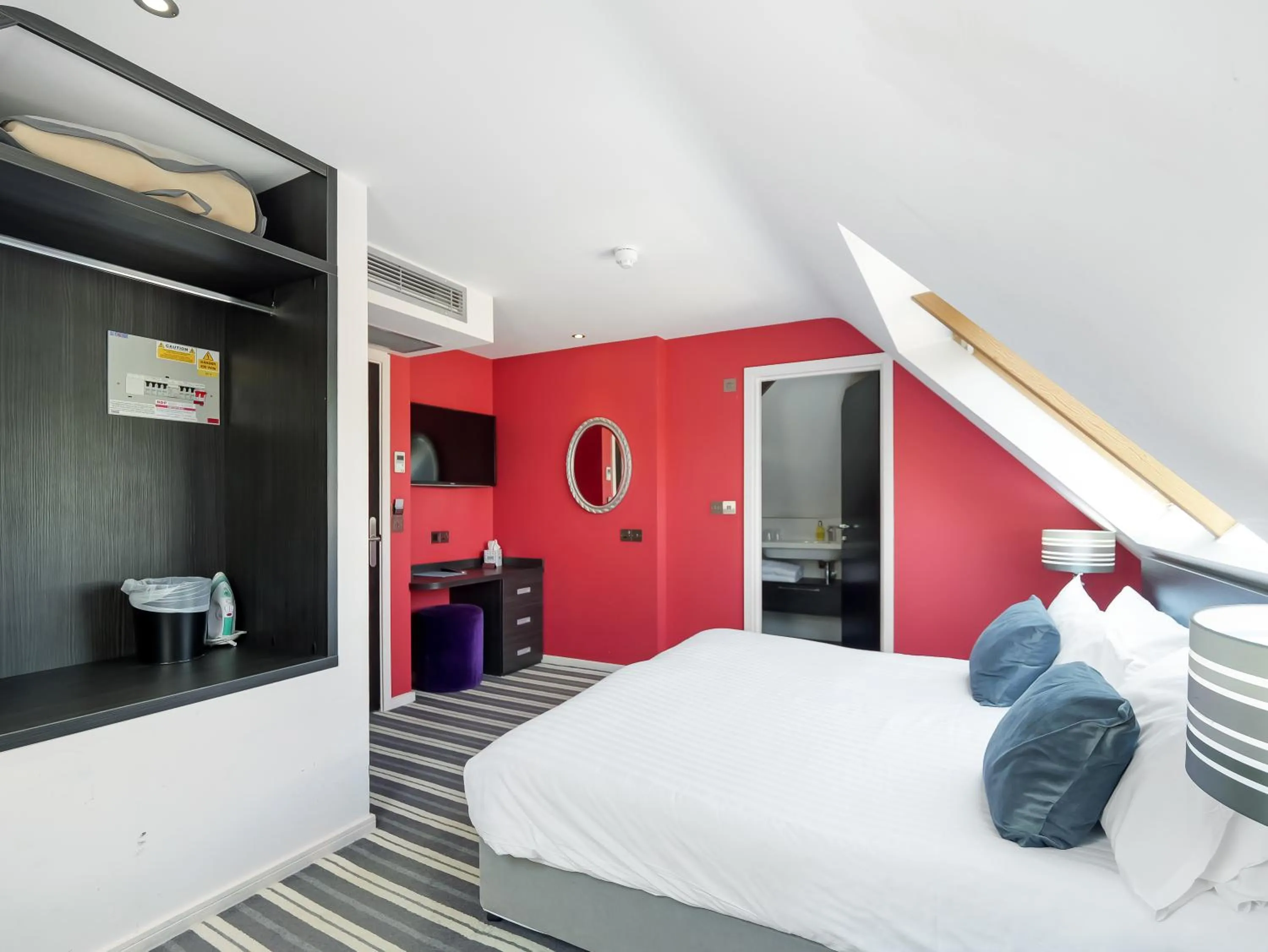 Bedroom, Bed in Wharton Park Golf & Country Club