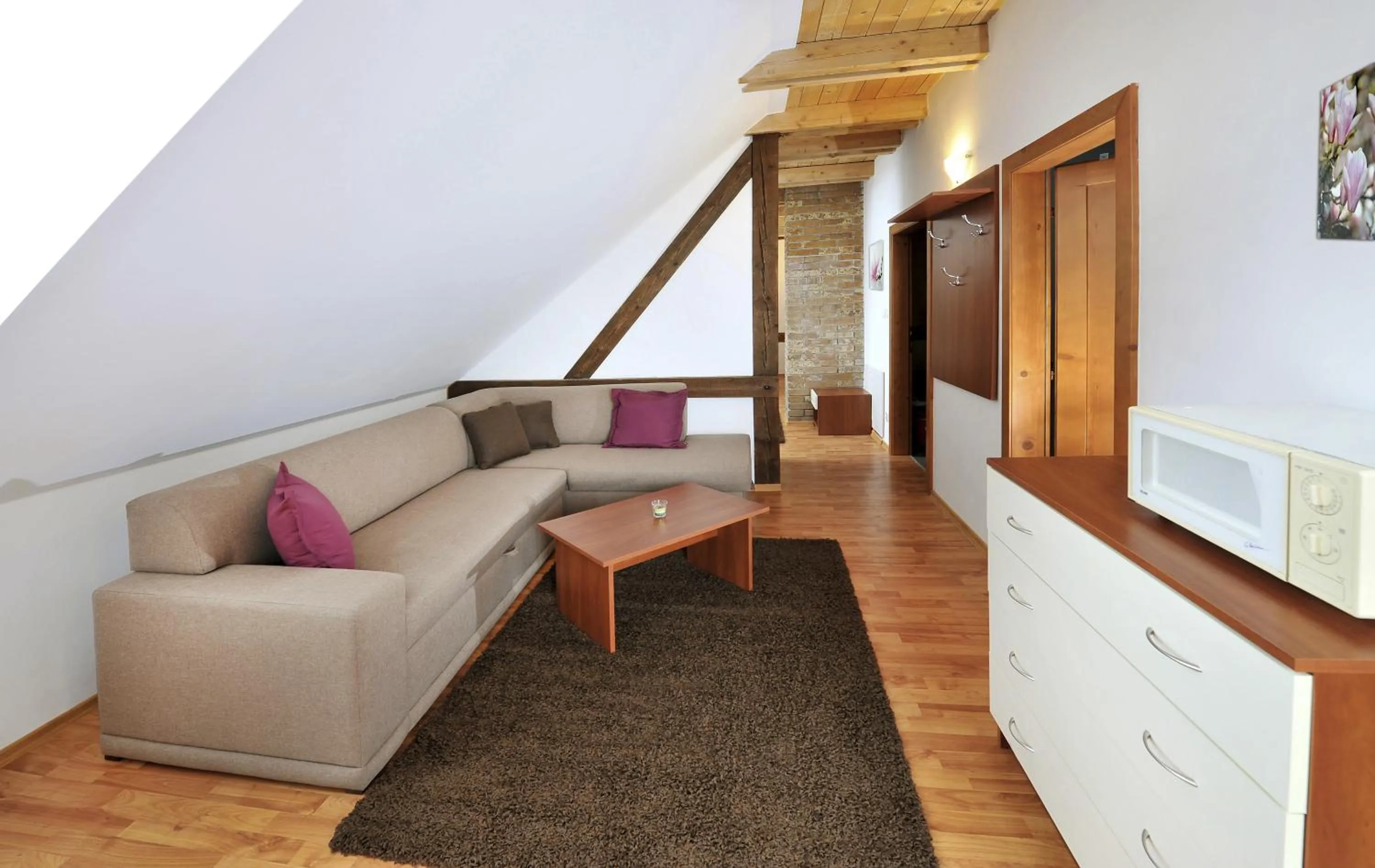 Photo of the whole room in APLEND Vila Magnolia