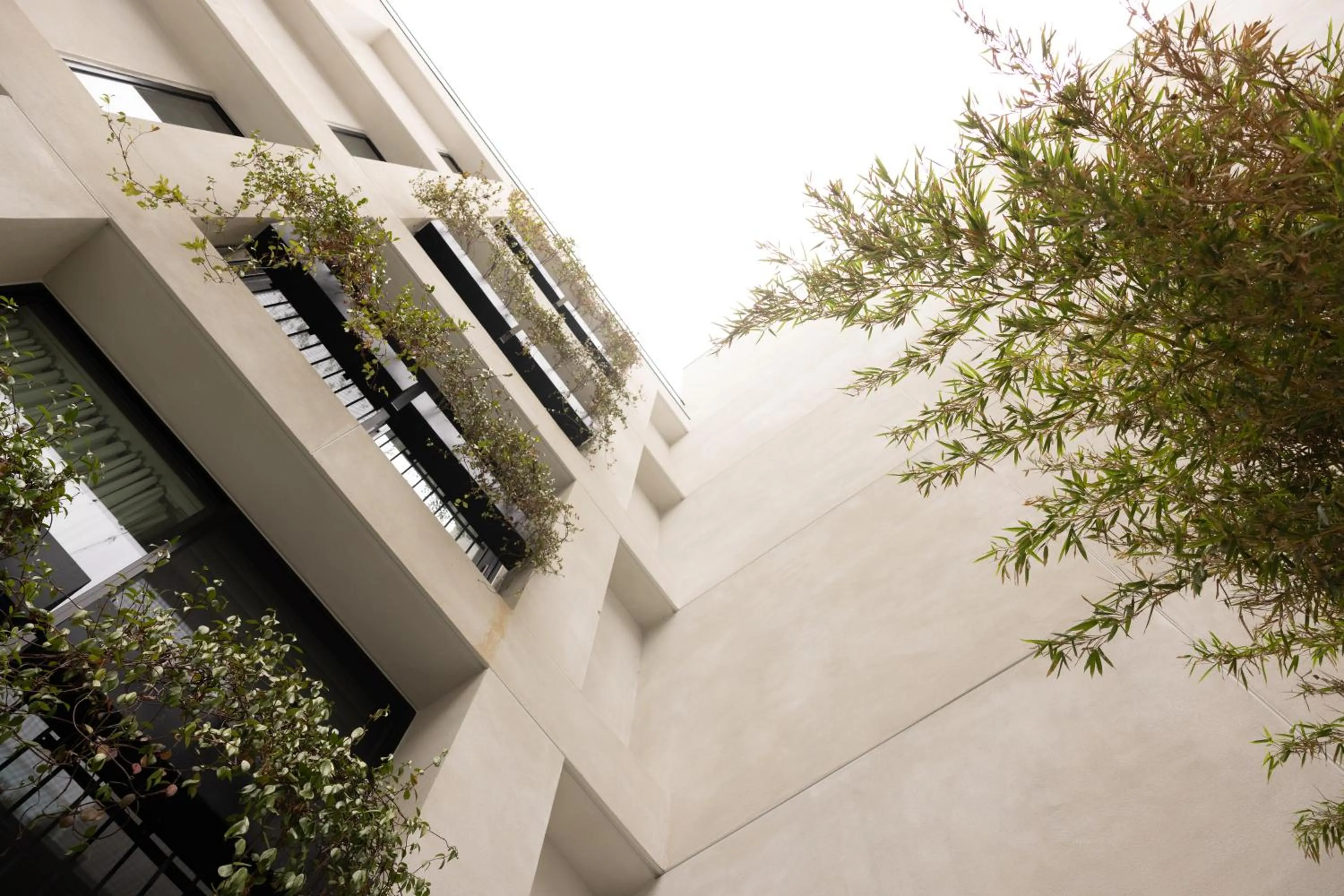 Inner courtyard view in The Godfrey Hotel Hollywood