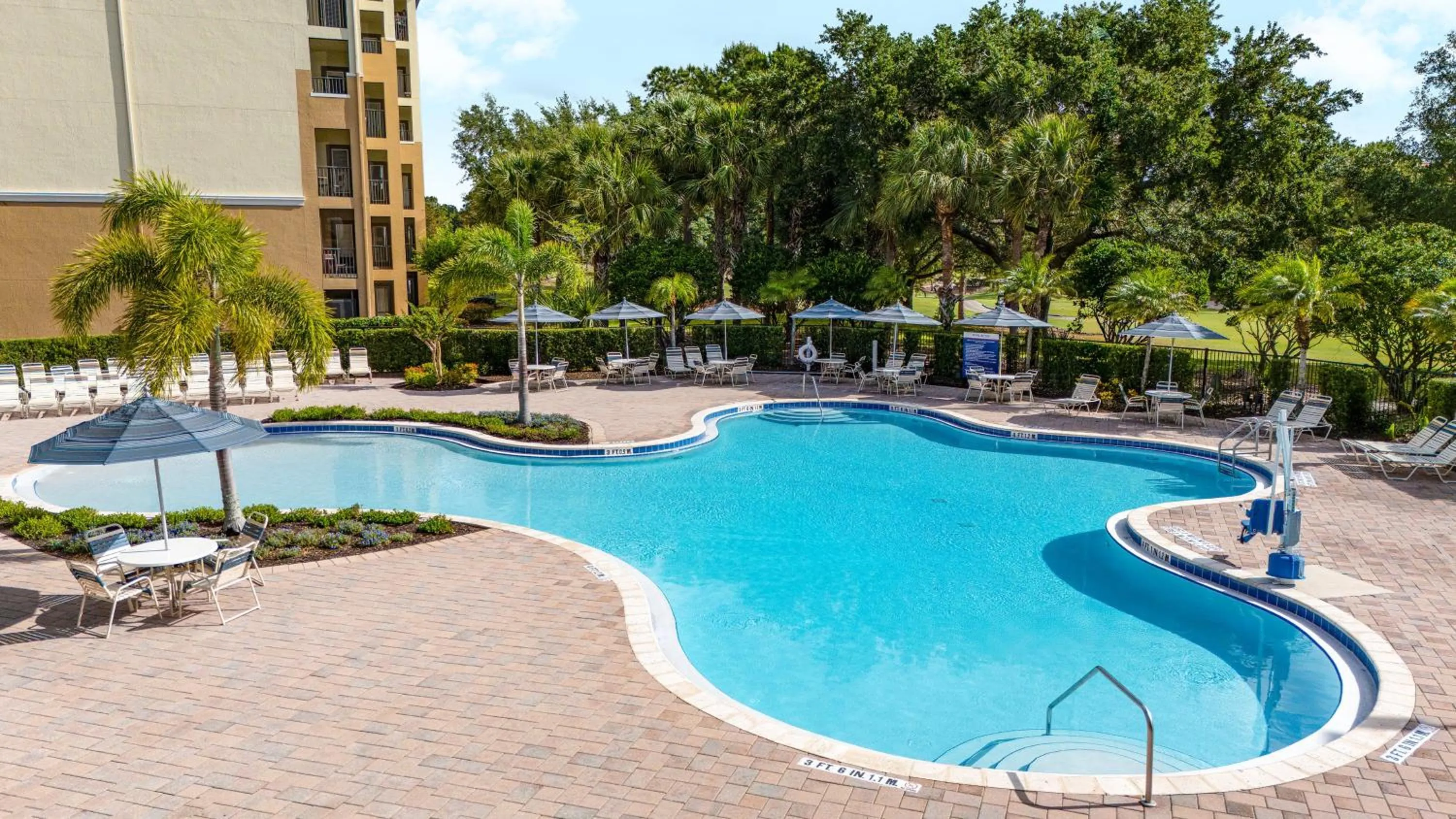 Swimming pool in Holiday Inn Club Vacations At Orange Lake Resort