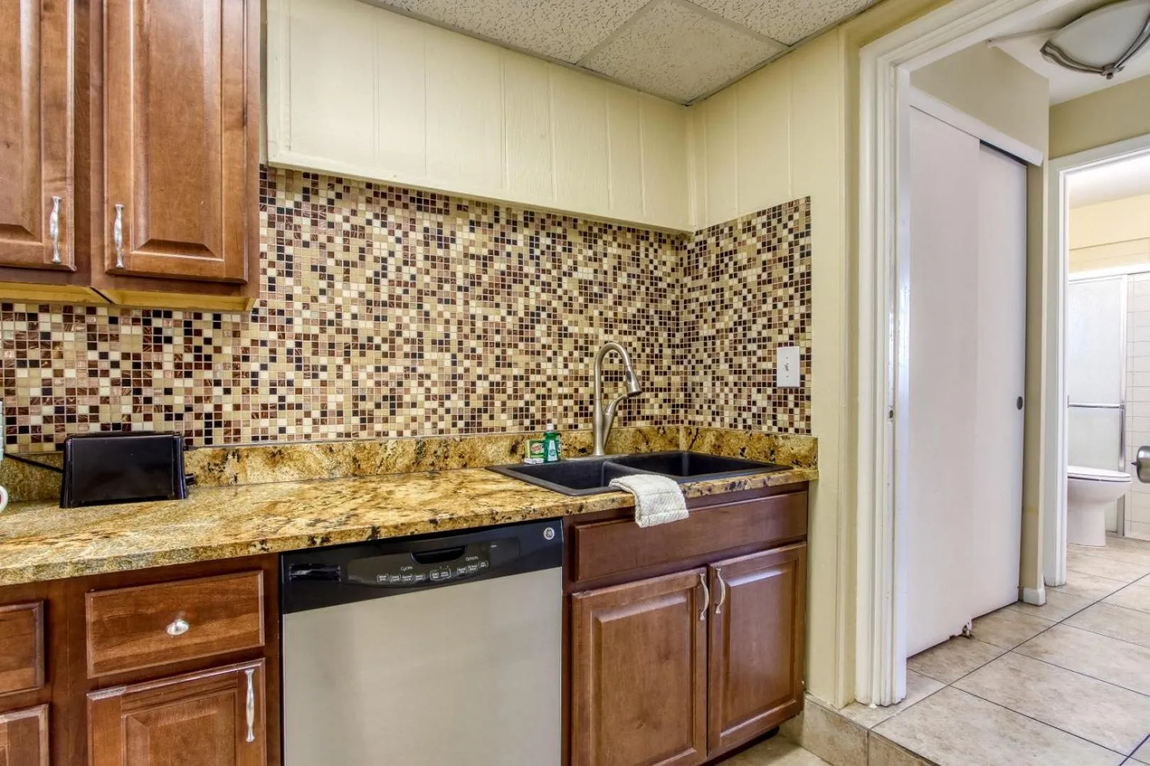 Kitchen/Kitchenette in The New Hotel Collection Beachfront