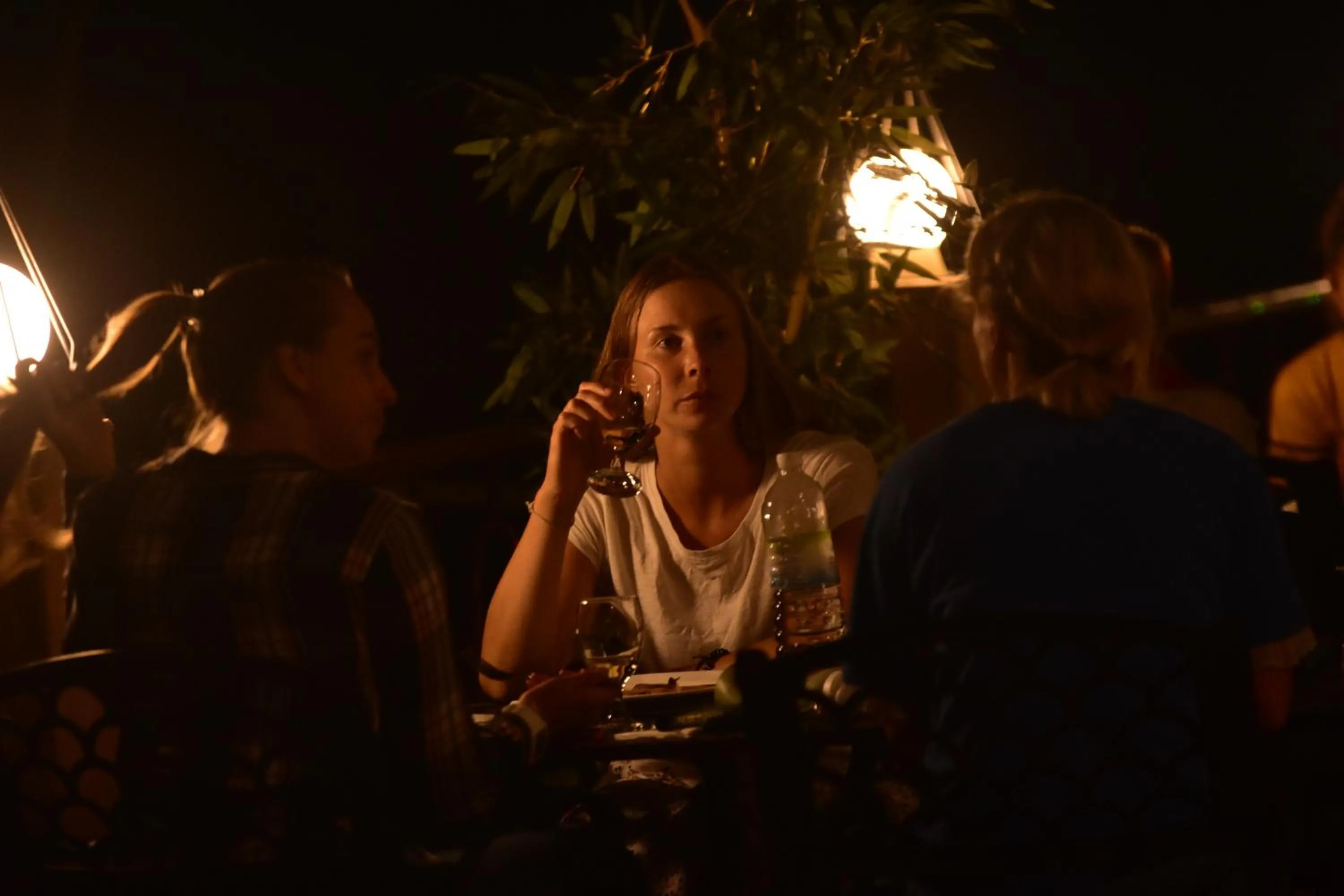 Evening entertainment in Hotel Lakefield