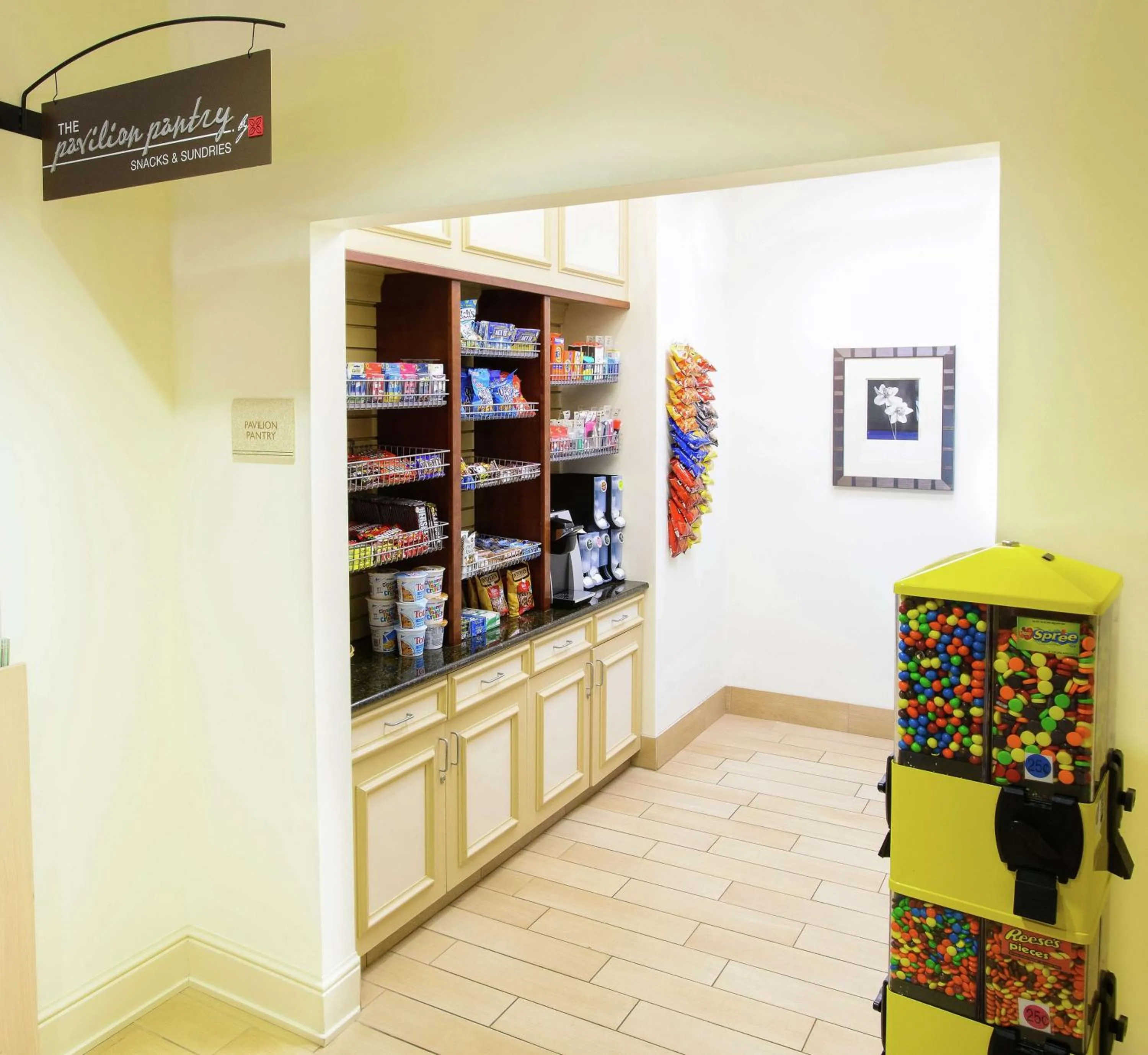 Restaurant/places to eat in Hilton Garden Inn Rochester Downtown