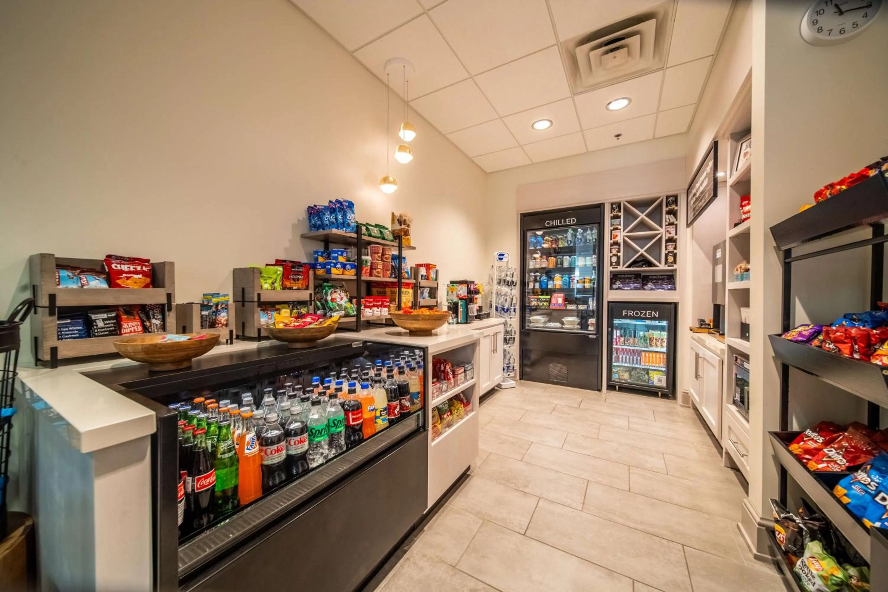 On-site shops in Hilton Garden Inn Rochester Downtown