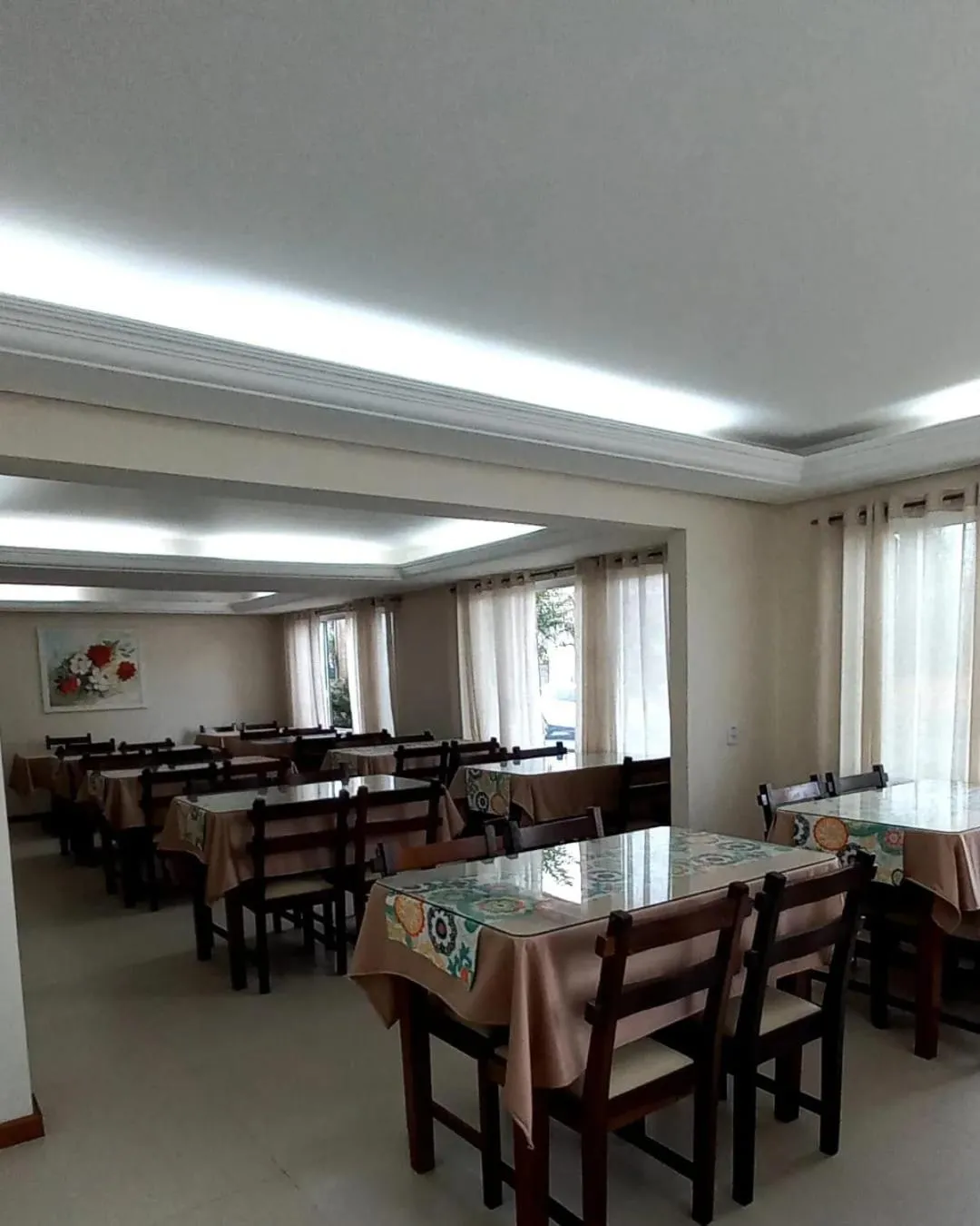 Restaurant/places to eat in Pousada Caminho do Mar