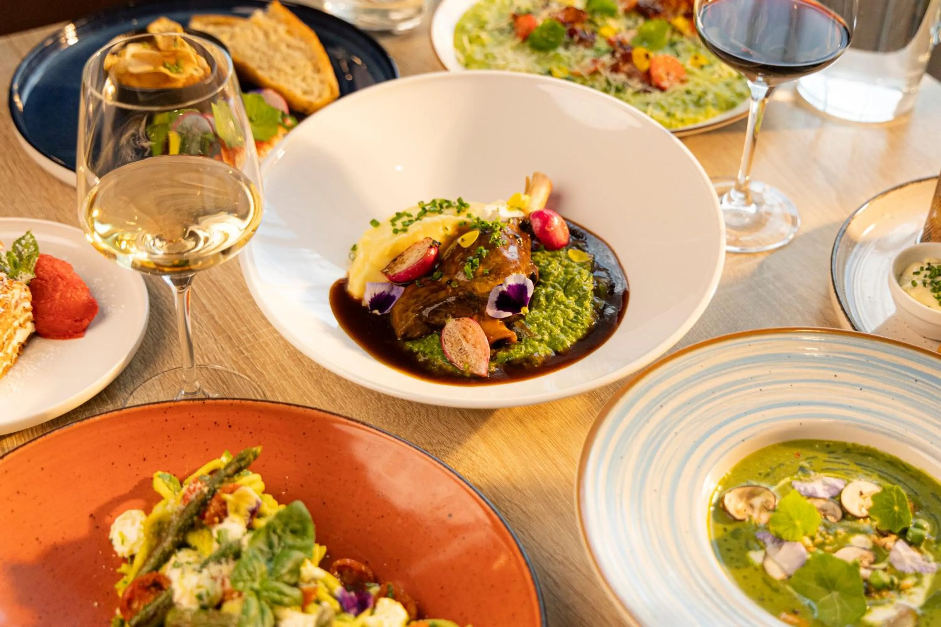 Food and drinks in SALAMANDRA Hotel