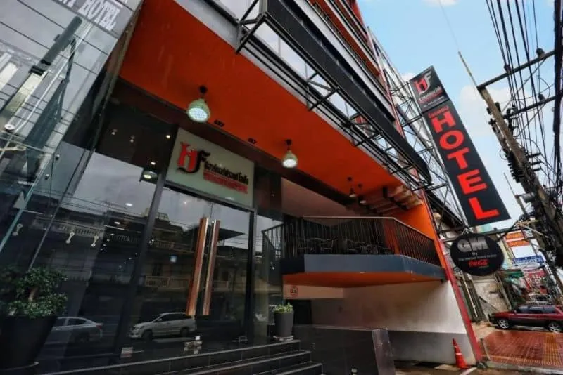 Facade/entrance in The Harbour Front Hotel