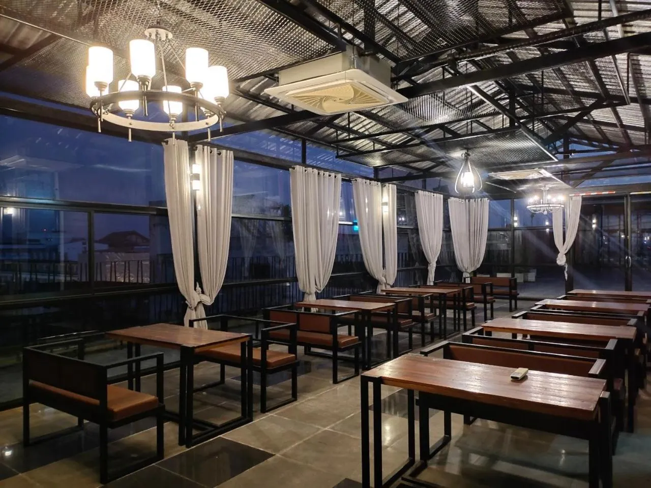 The Harbour Front Hotel