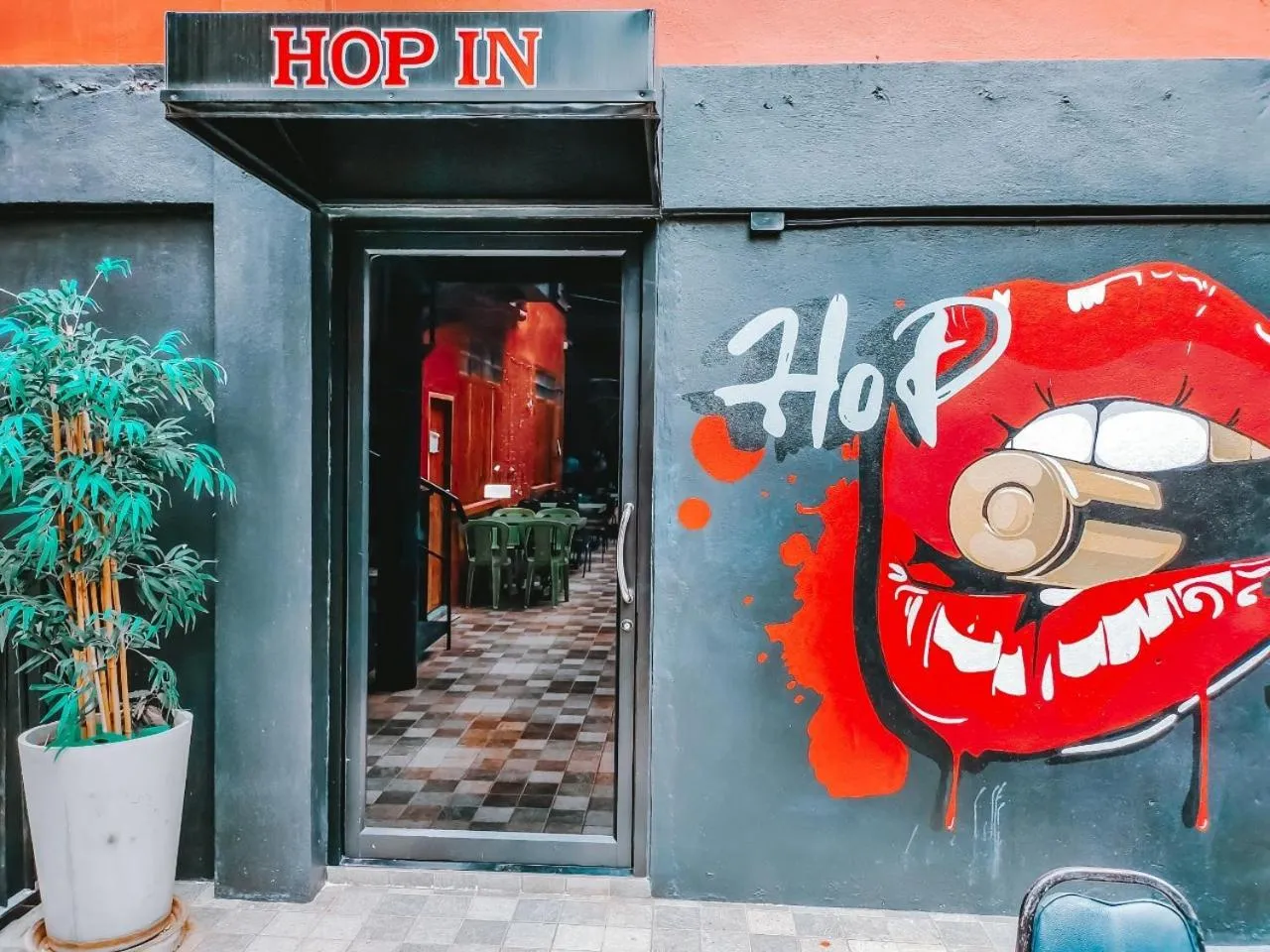 Facade/entrance in The Harbour Front Hotel