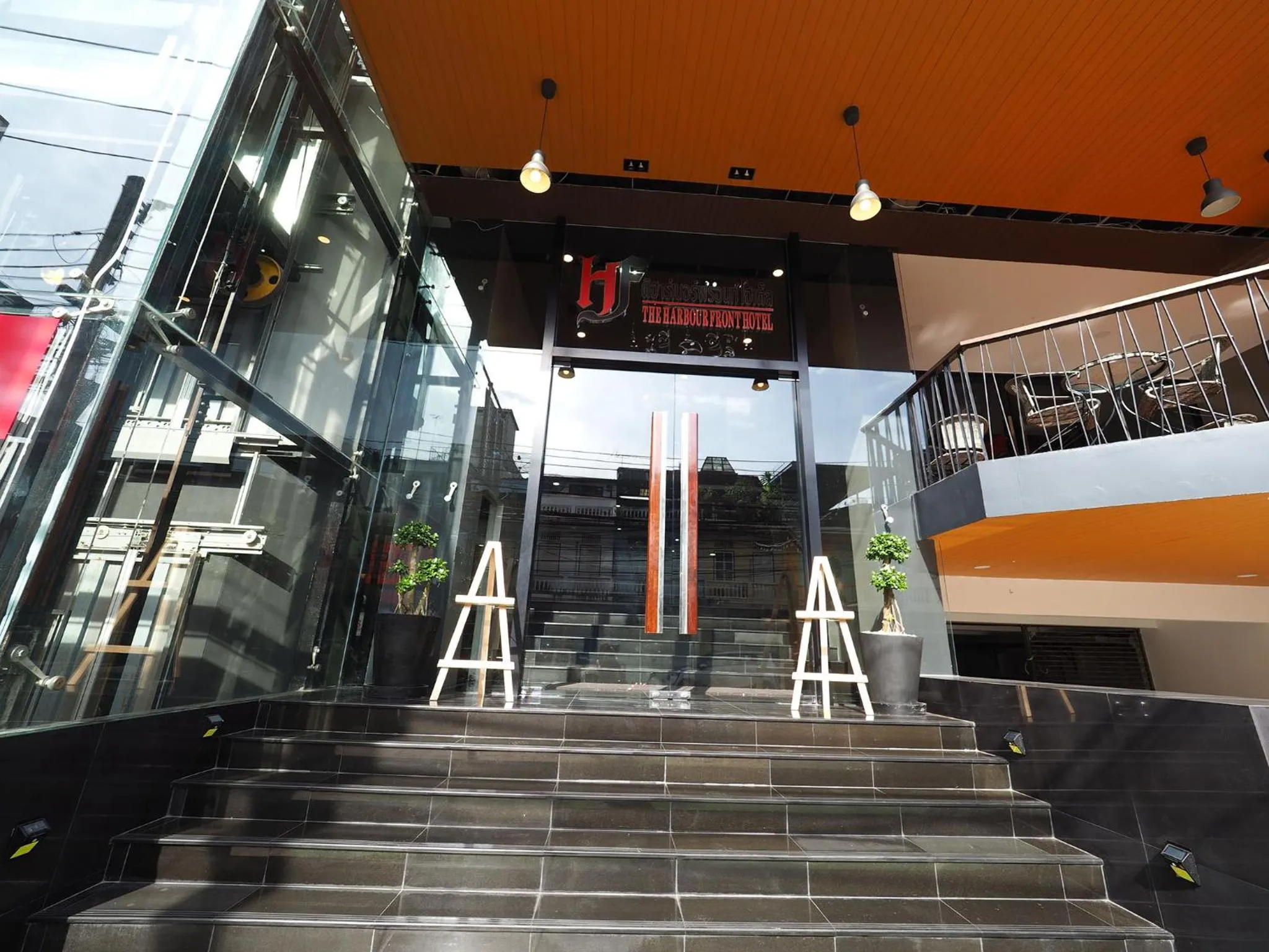 Facade/entrance in The Harbour Front Hotel