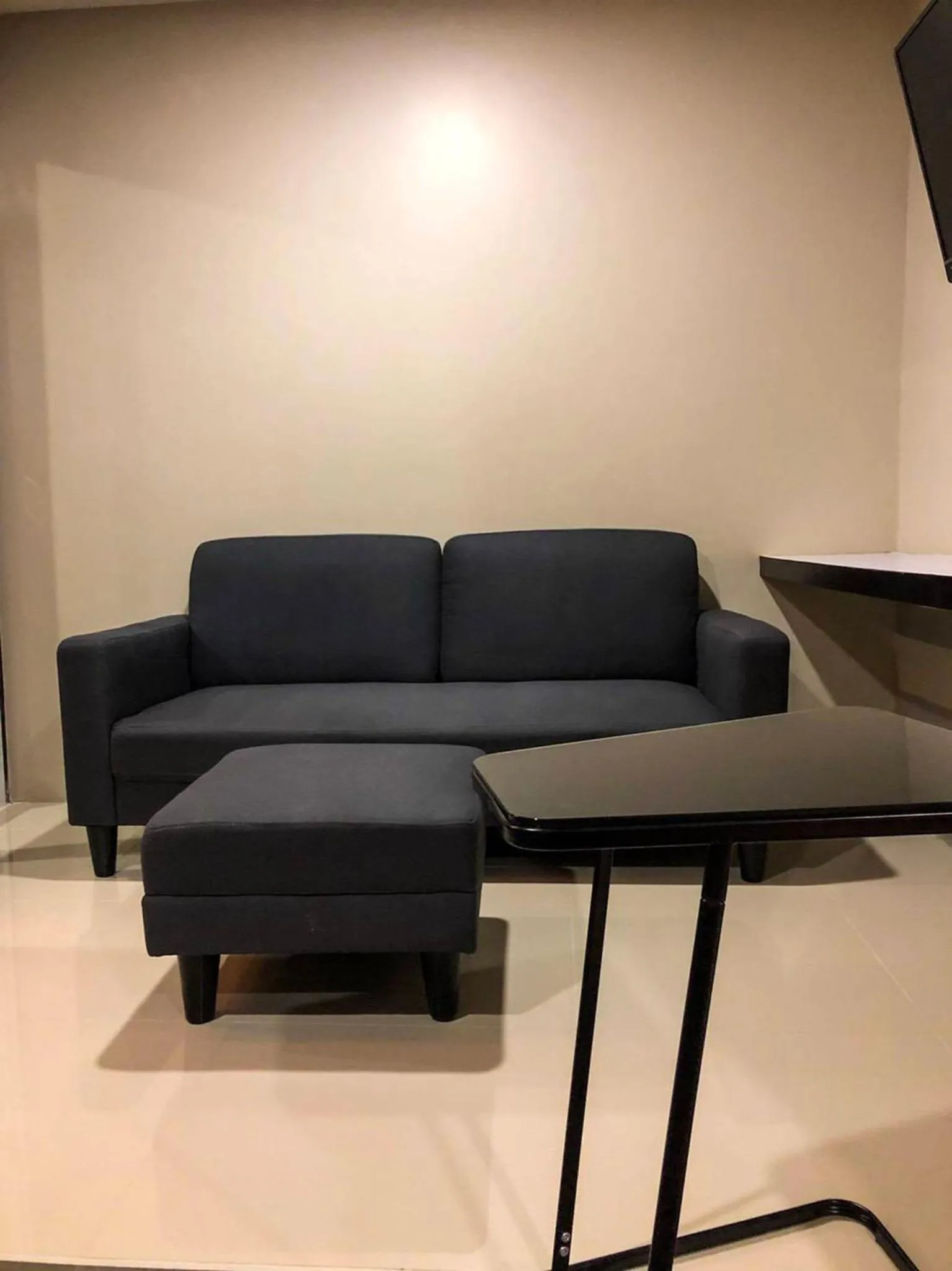 Living room in The Harbour Front Hotel