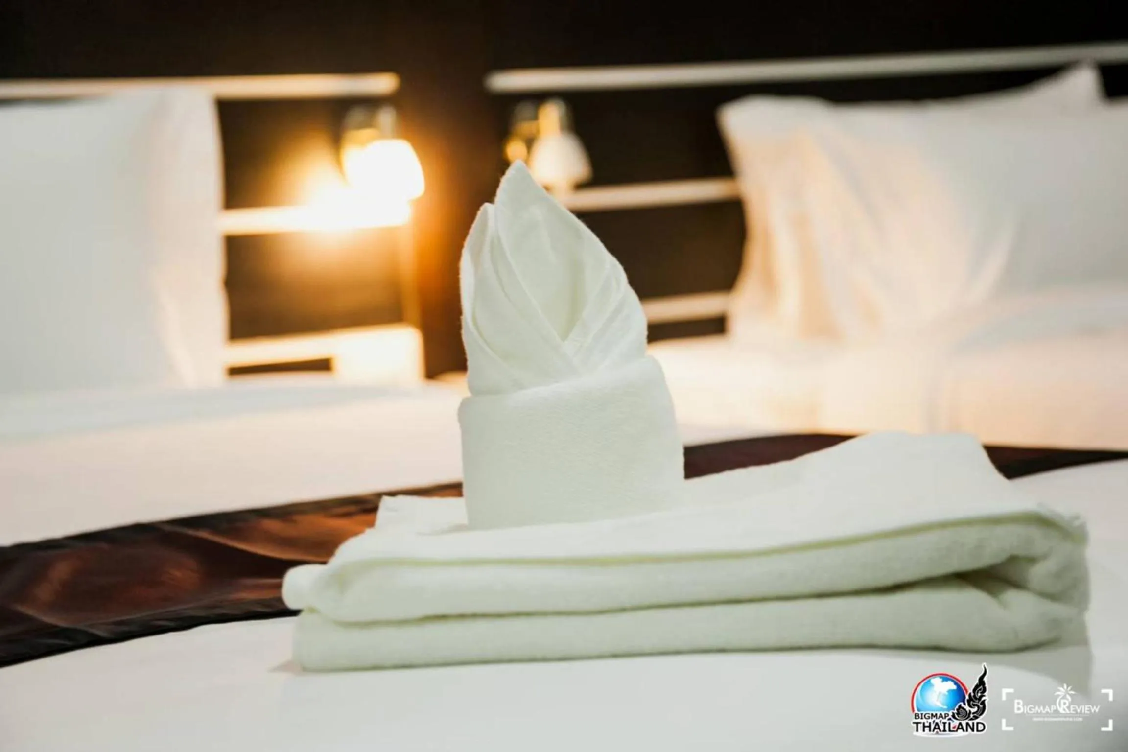 Bed in The Harbour Front Hotel