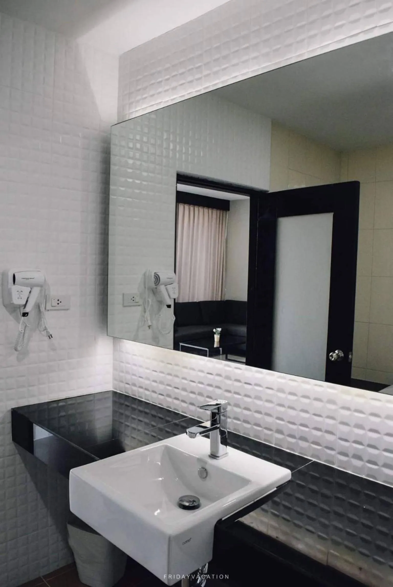 Bathroom in The Harbour Front Hotel