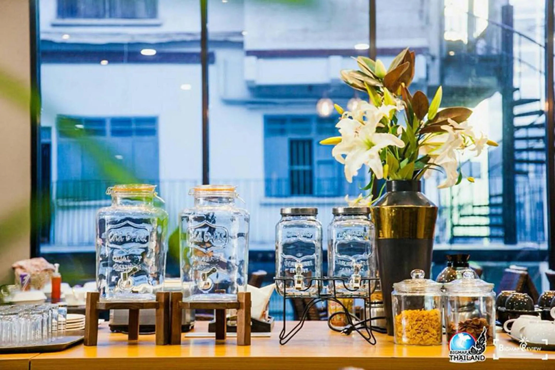 Restaurant/places to eat in The Harbour Front Hotel