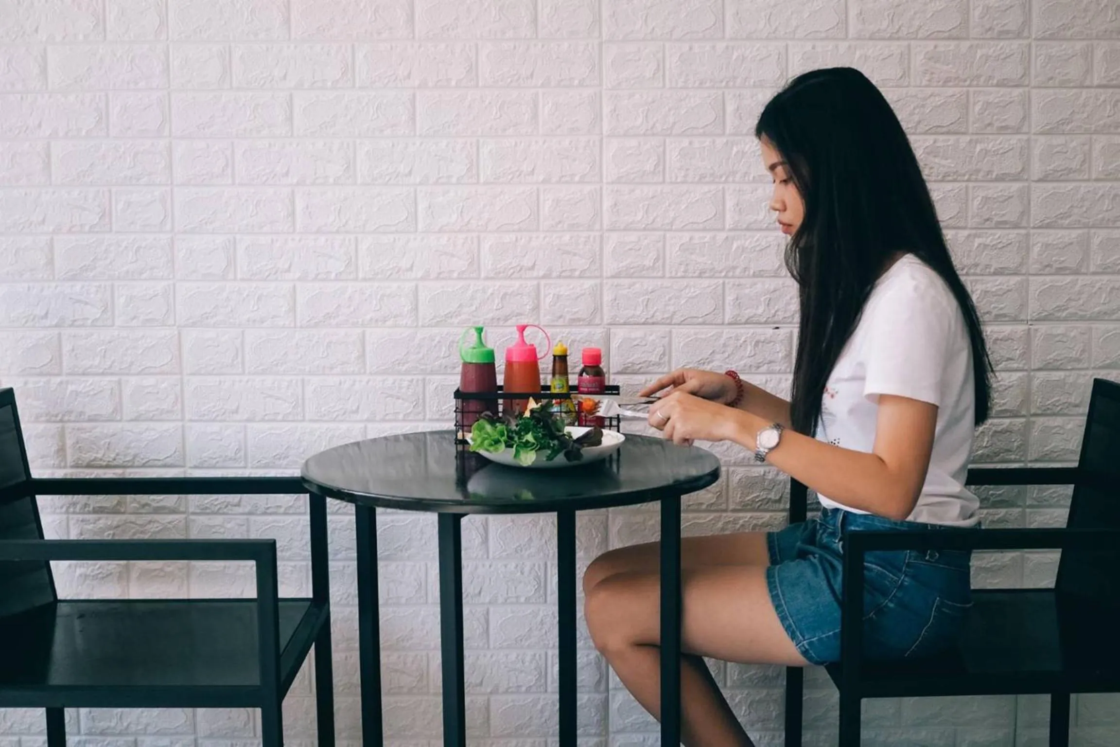 Restaurant/places to eat in HillSide Boutique