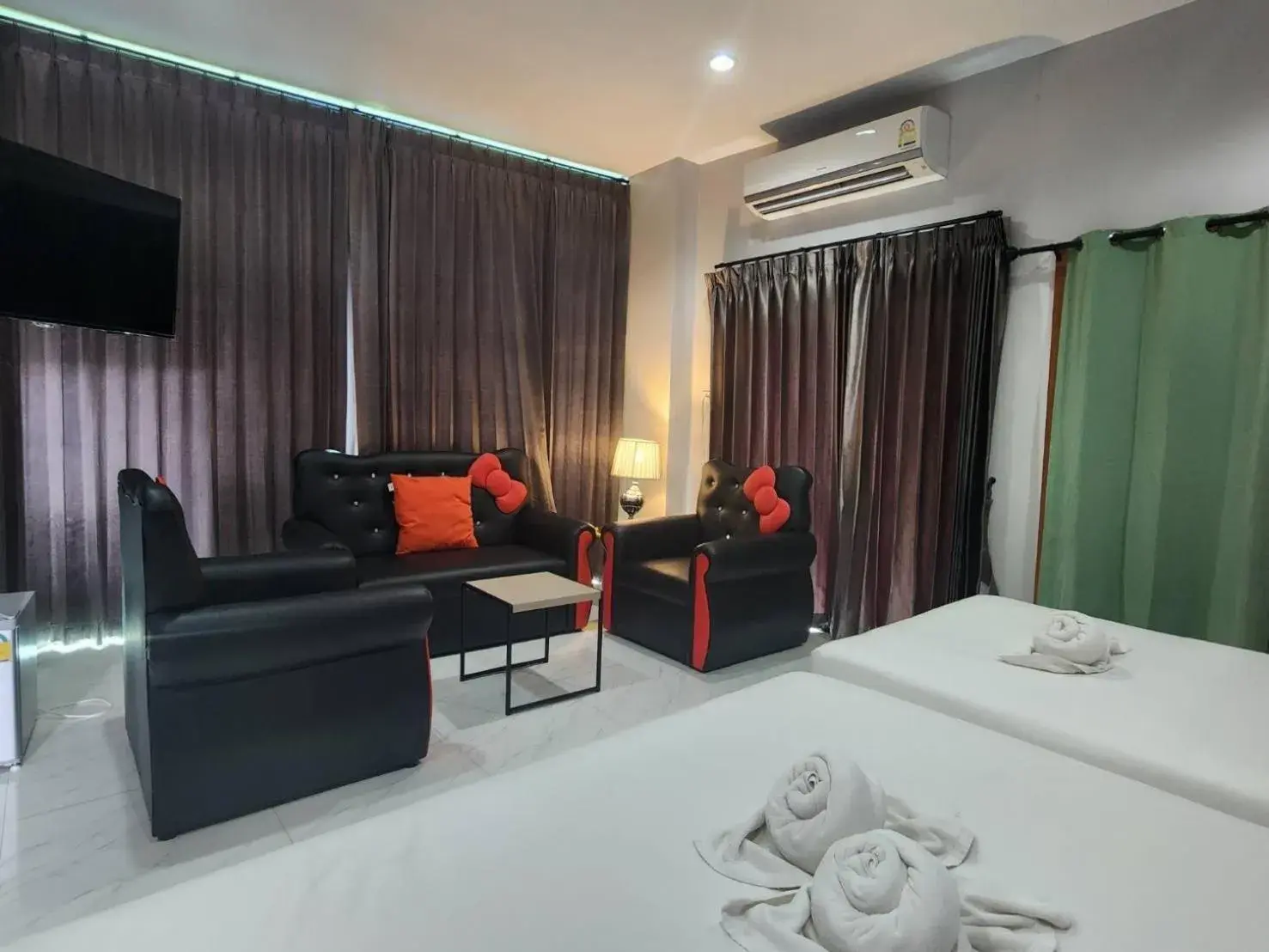 Family Room in HillSide Boutique Family Room in HillSide Boutique