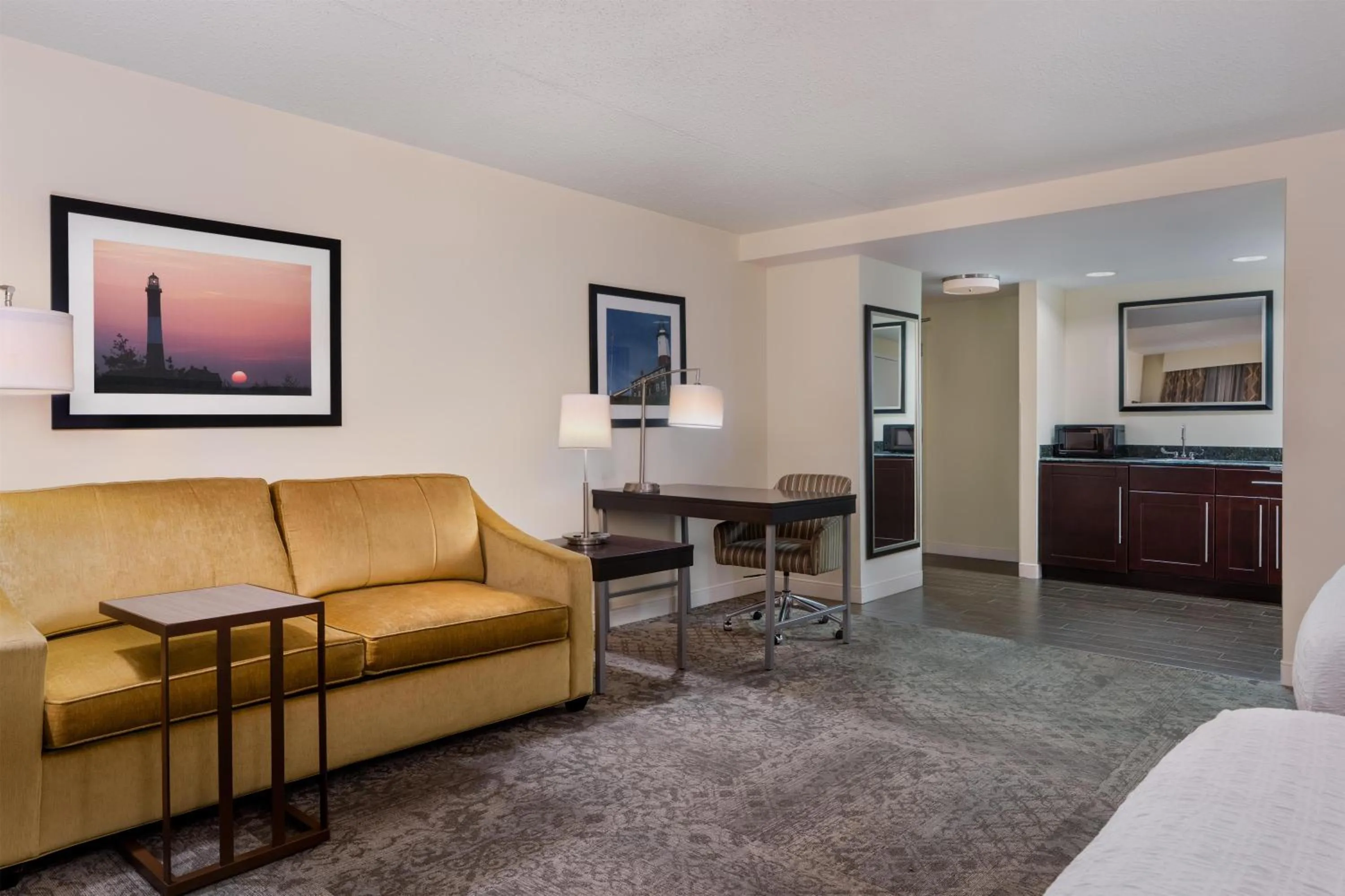 Bedroom in Hampton Inn & Suites By Hilton - Rockville Centre