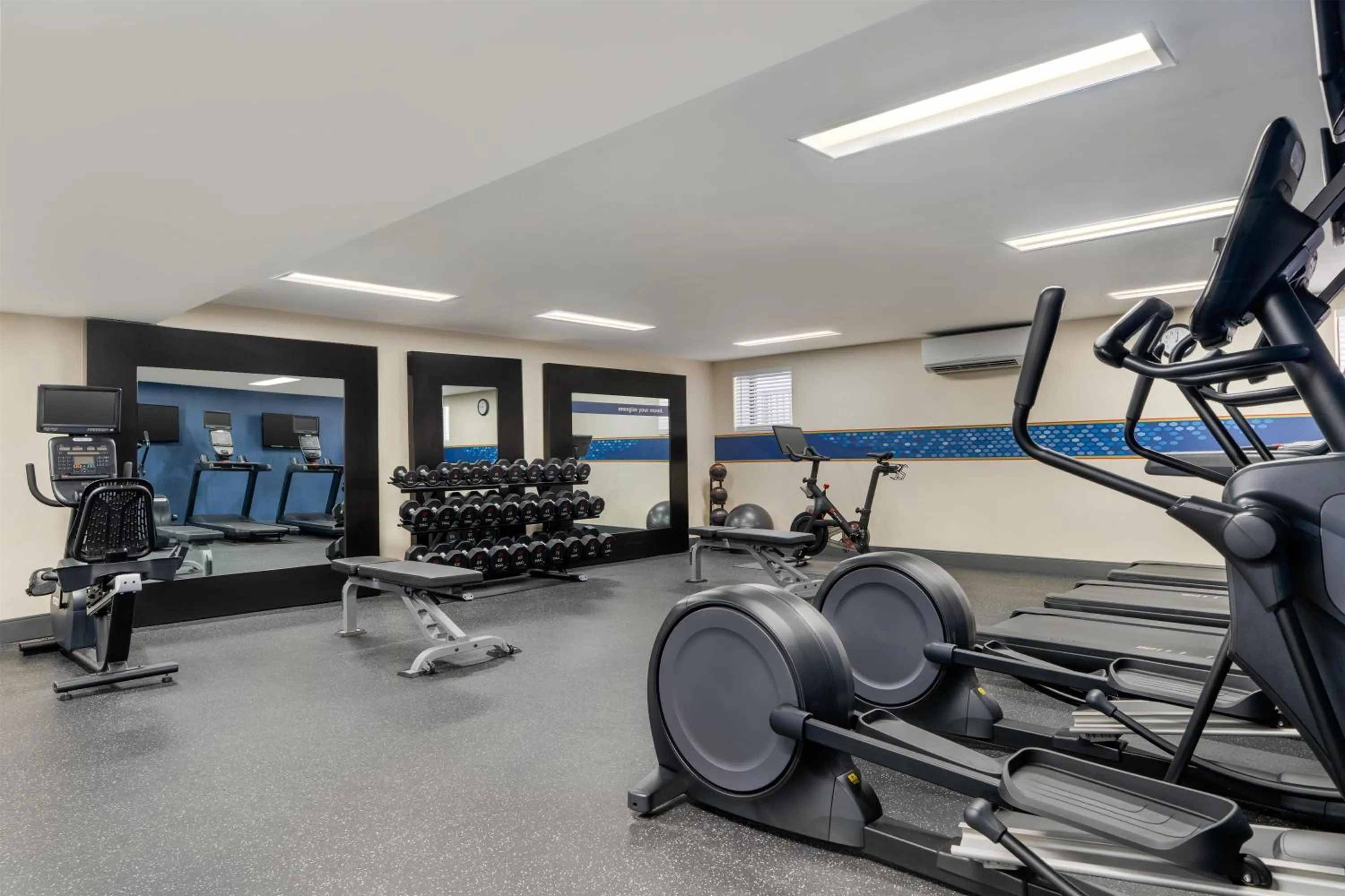 Fitness centre/facilities in Hampton Inn & Suites By Hilton - Rockville Centre