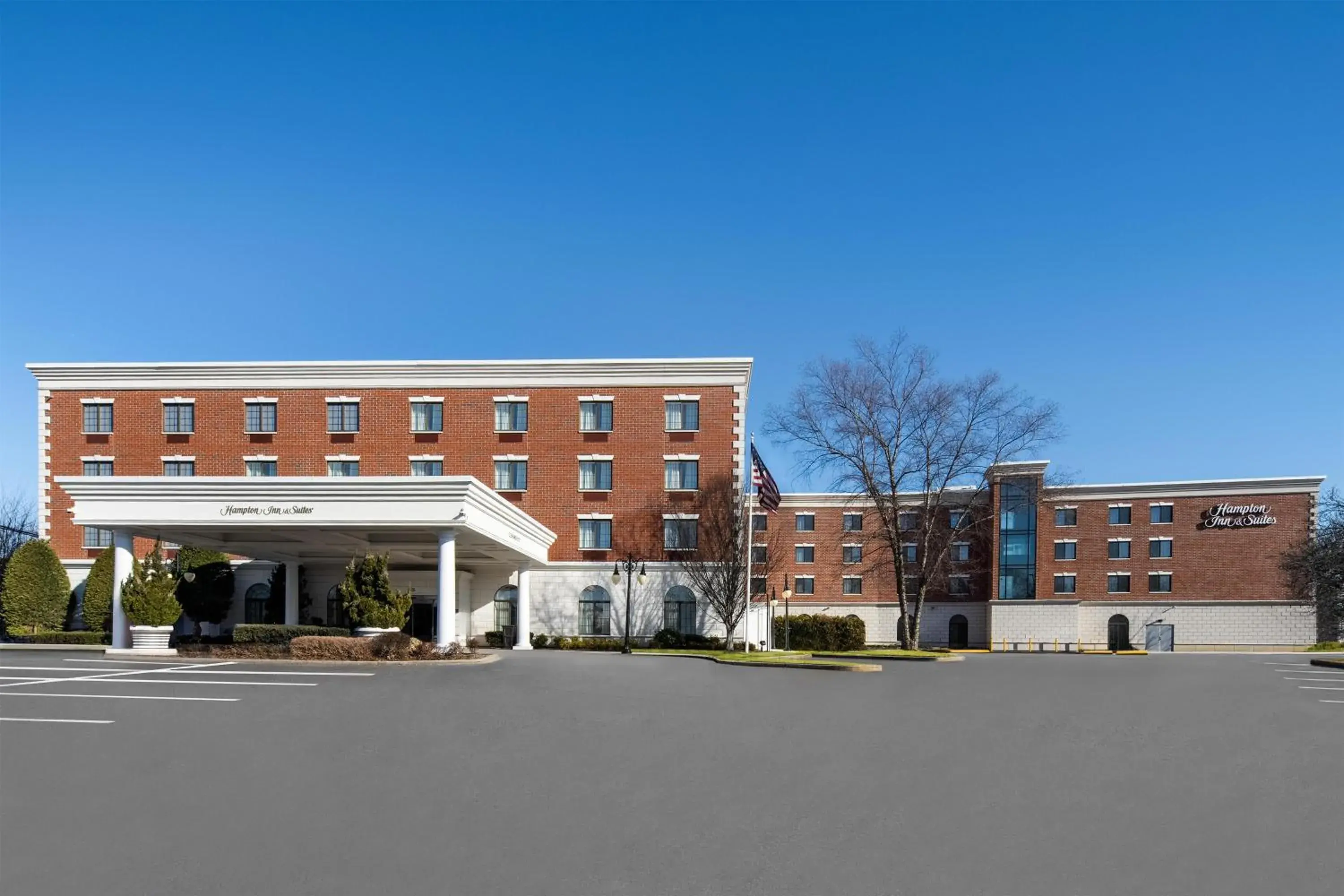 Property building in Hampton Inn & Suites By Hilton - Rockville Centre Property building in Hampton Inn & Suites By Hilton - Rockville Centre