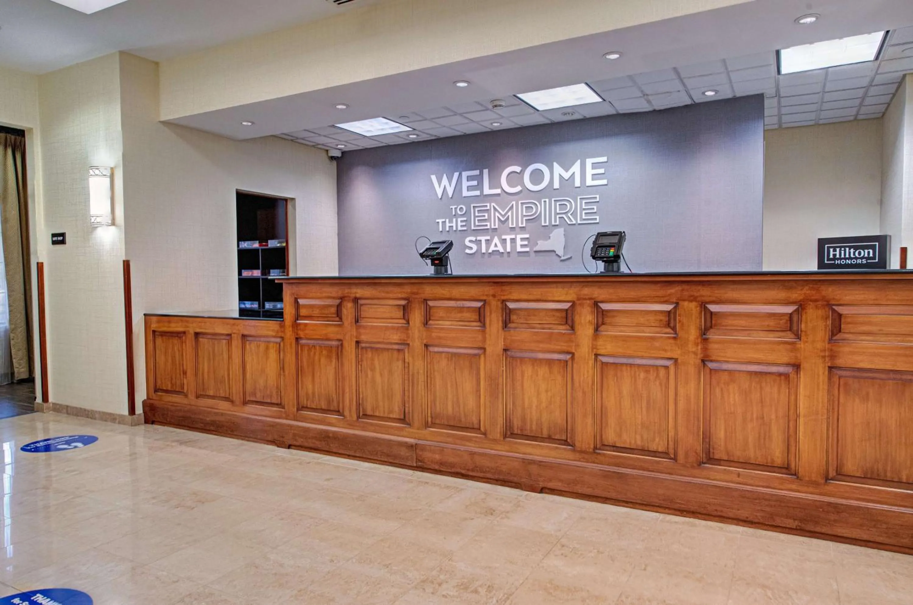 Lobby or reception in Hampton Inn & Suites By Hilton - Rockville Centre
