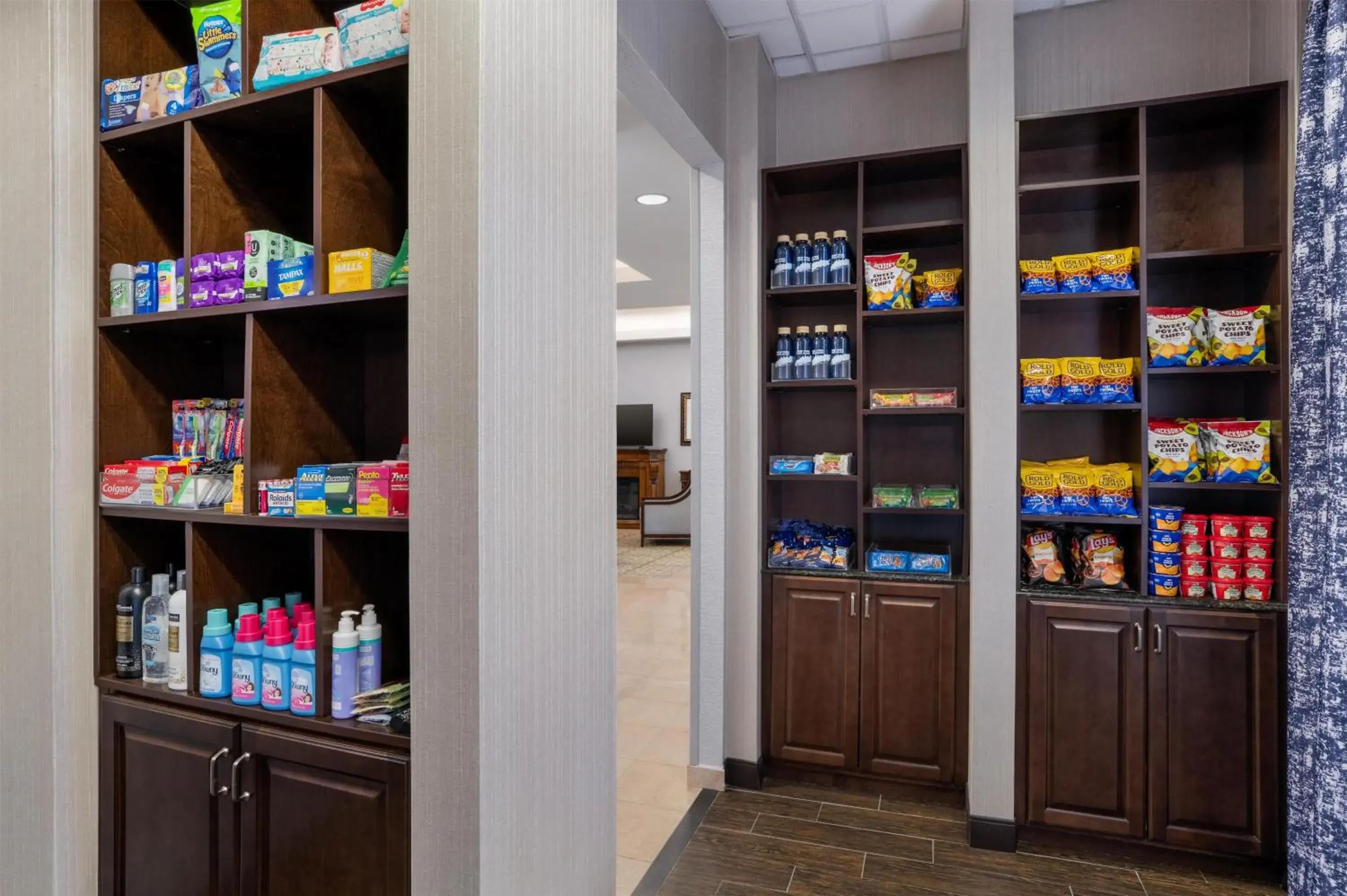 Restaurant/places to eat in Hampton Inn & Suites By Hilton - Rockville Centre Restaurant/places to eat in Hampton Inn & Suites By Hilton - Rockville Centre