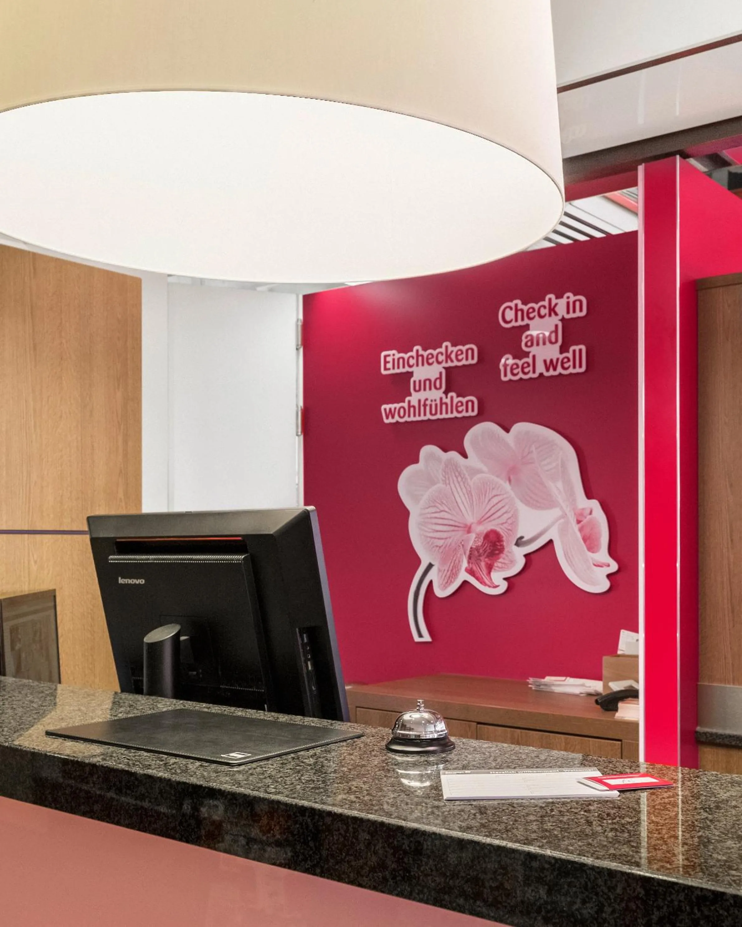 Lobby or reception in Serways Hotel Remscheid