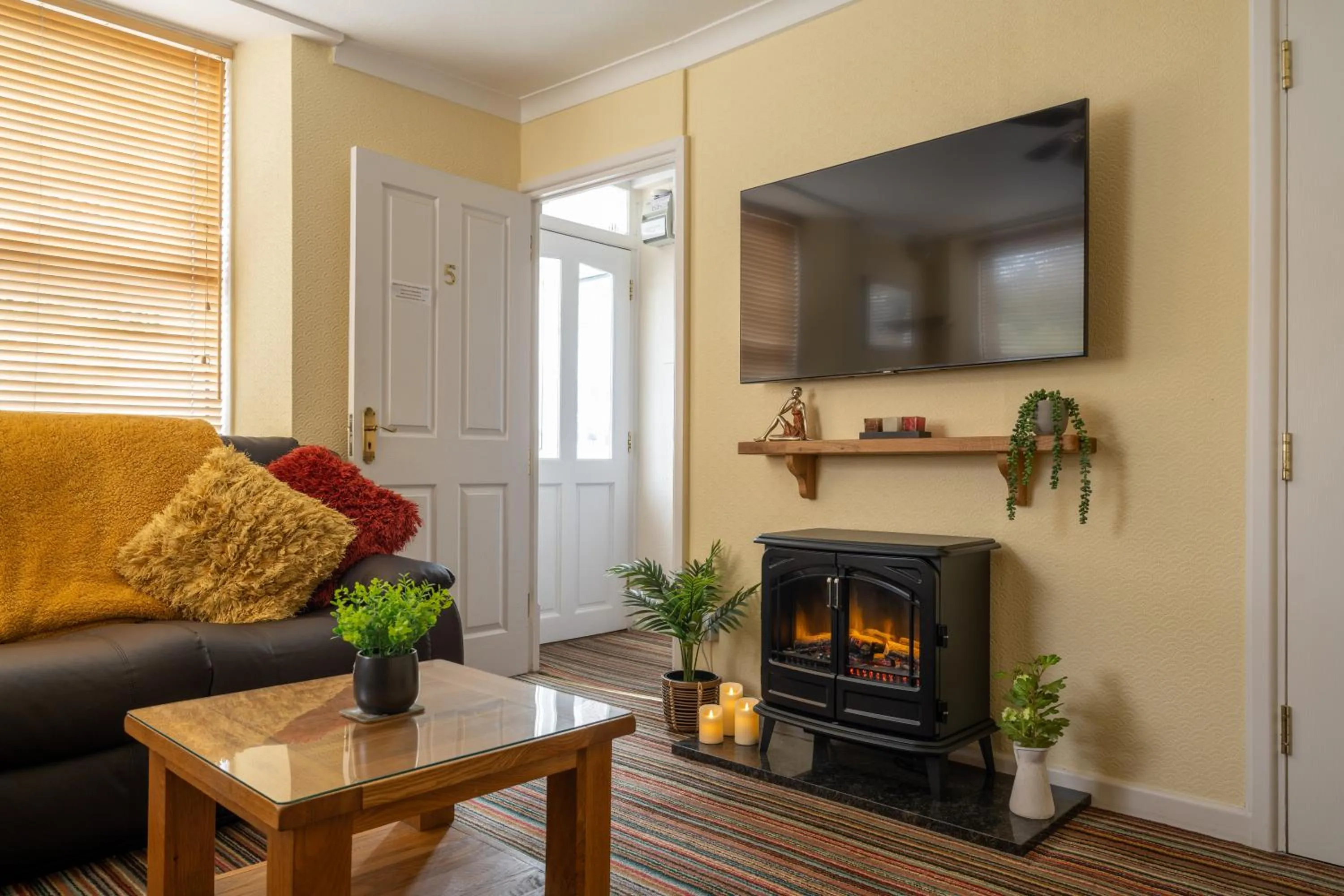 Belmont House Beer - Adults Only - Free Parking