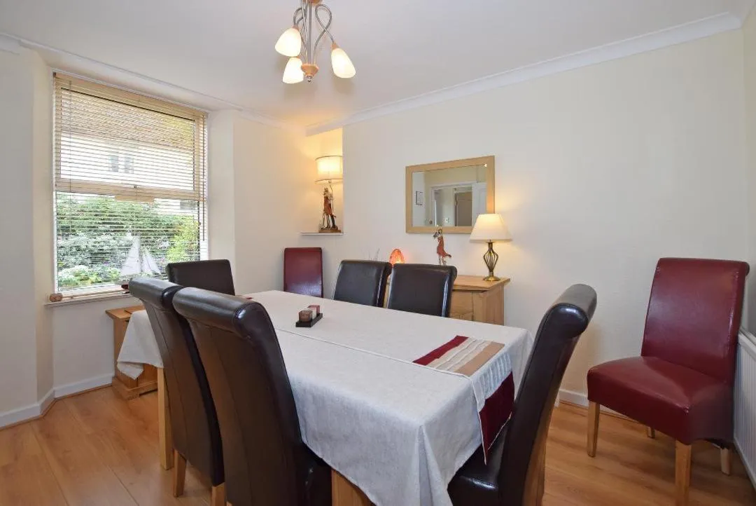 Belmont House Beer - Adults Only - Free Parking