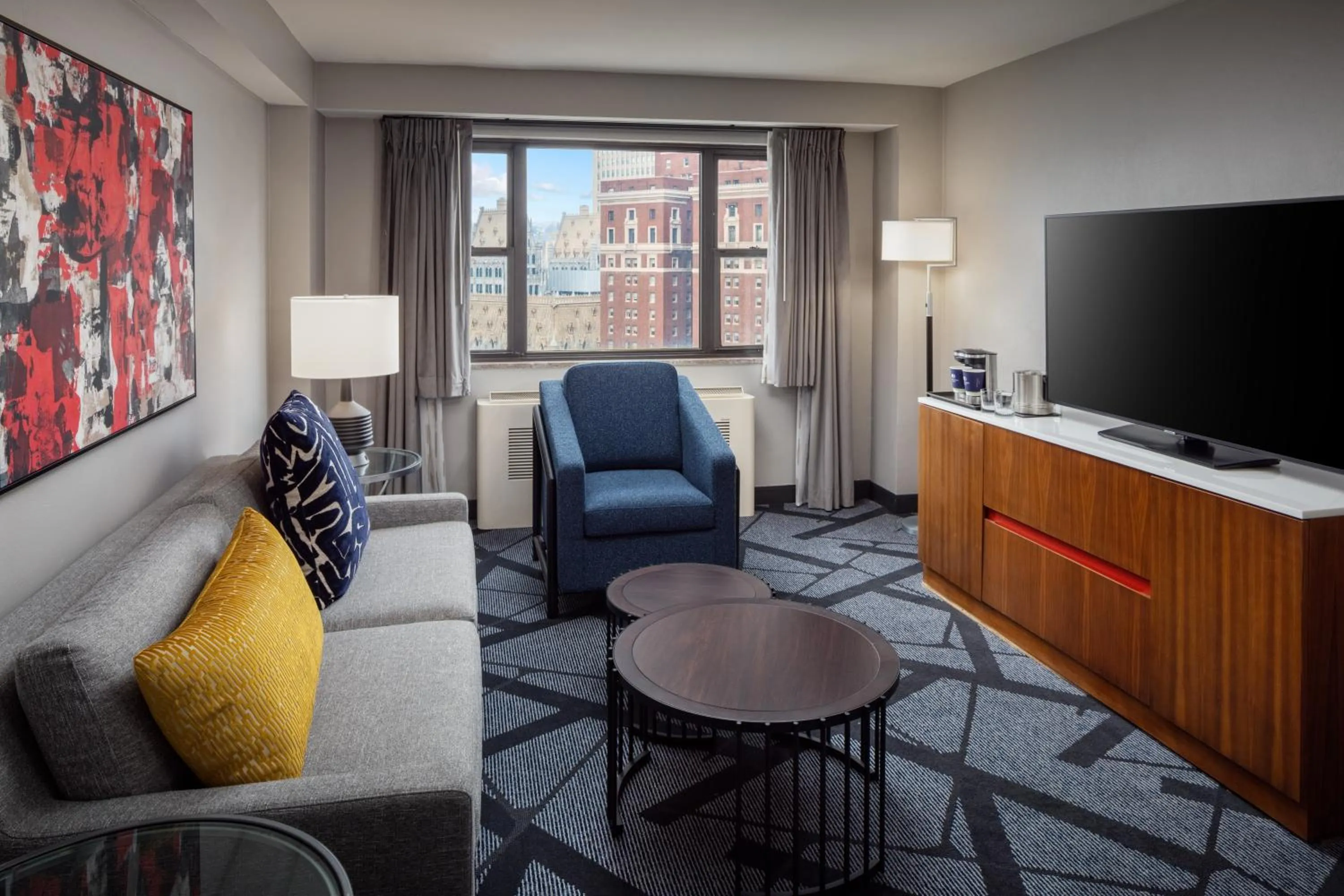 Bedroom in DoubleTree by Hilton Hotel & Suites Pittsburgh Downtown