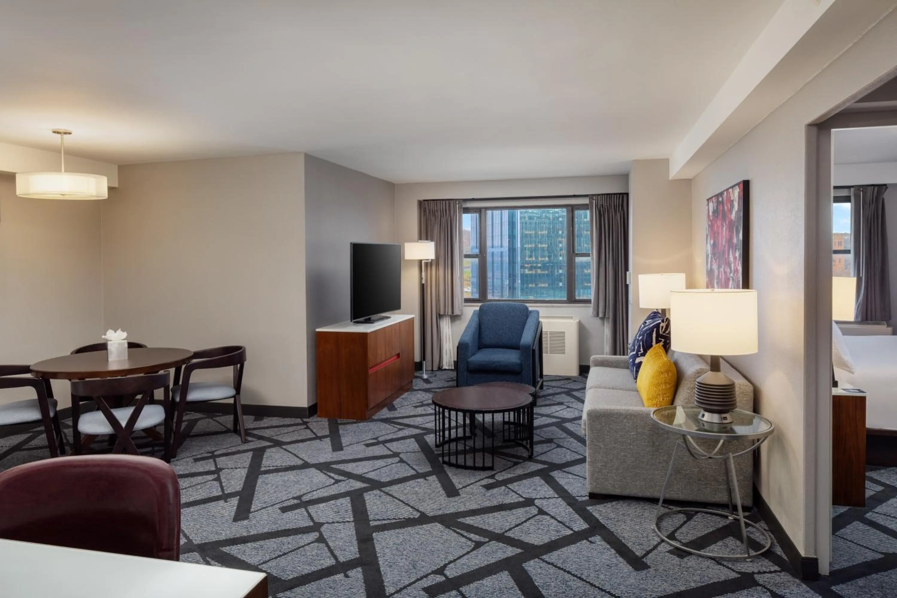 Bedroom in DoubleTree by Hilton Hotel & Suites Pittsburgh Downtown