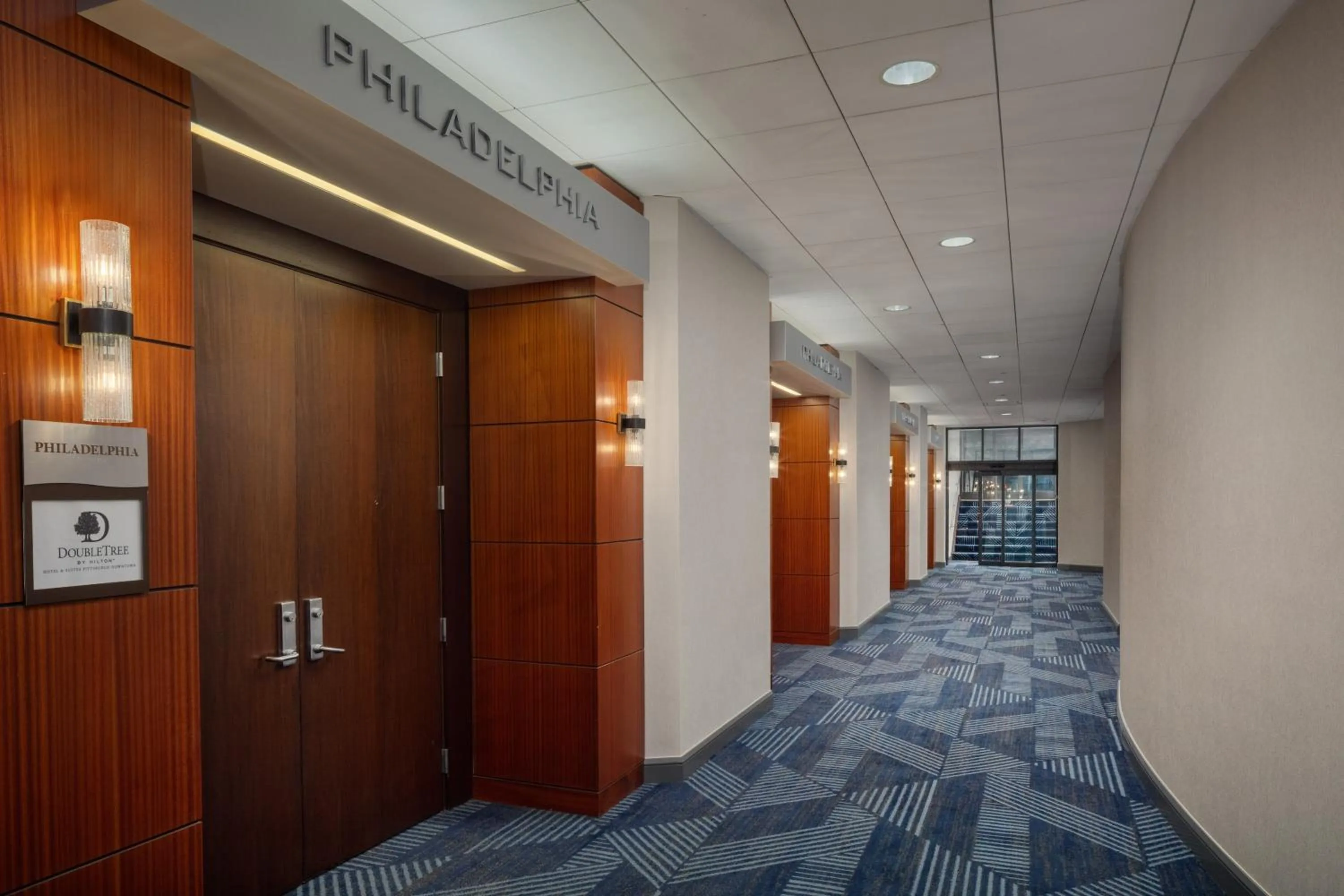 Meeting/conference room in DoubleTree by Hilton Hotel & Suites Pittsburgh Downtown