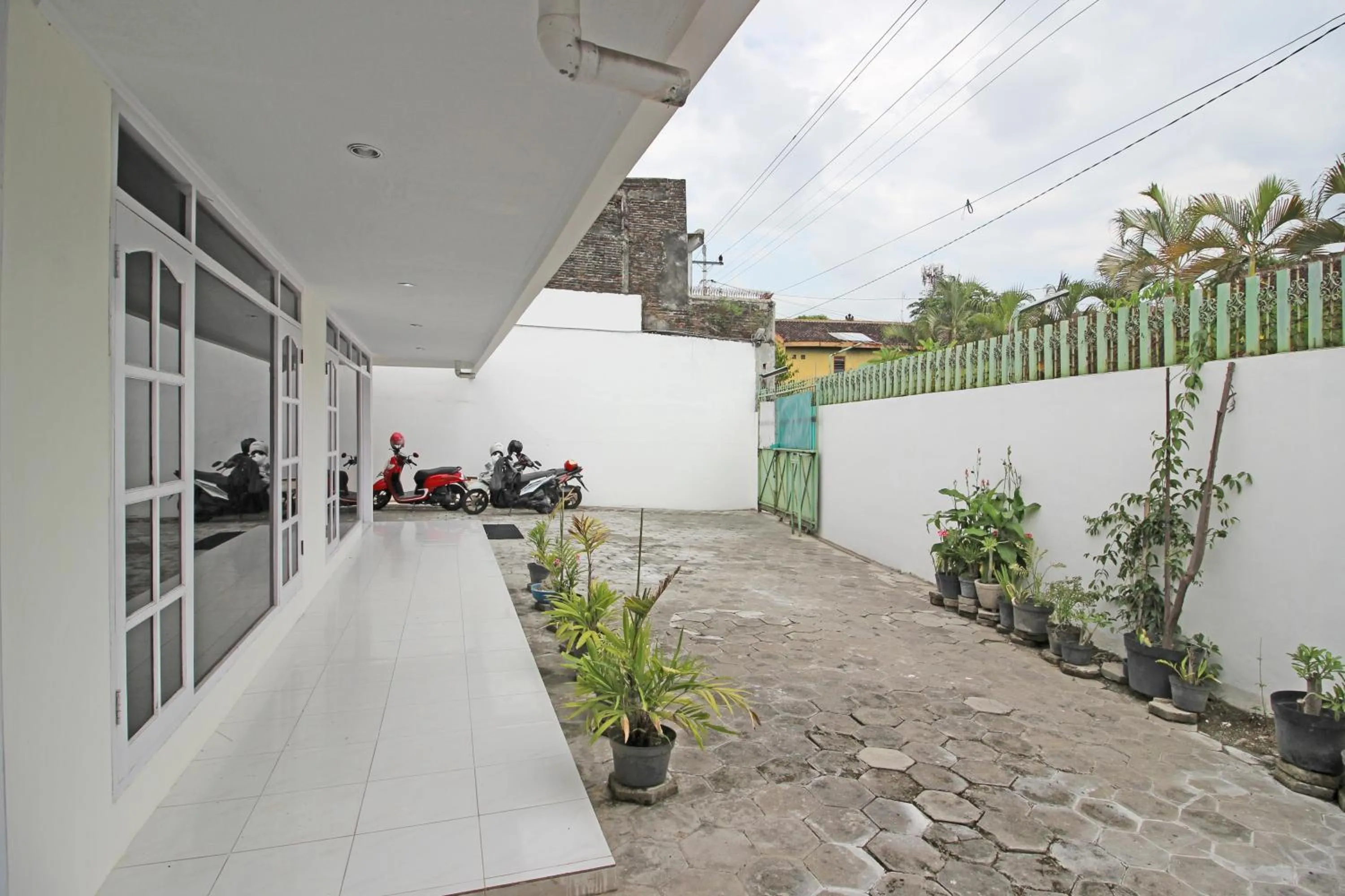 Property building in RedDoorz near Terminal Tirtonadi