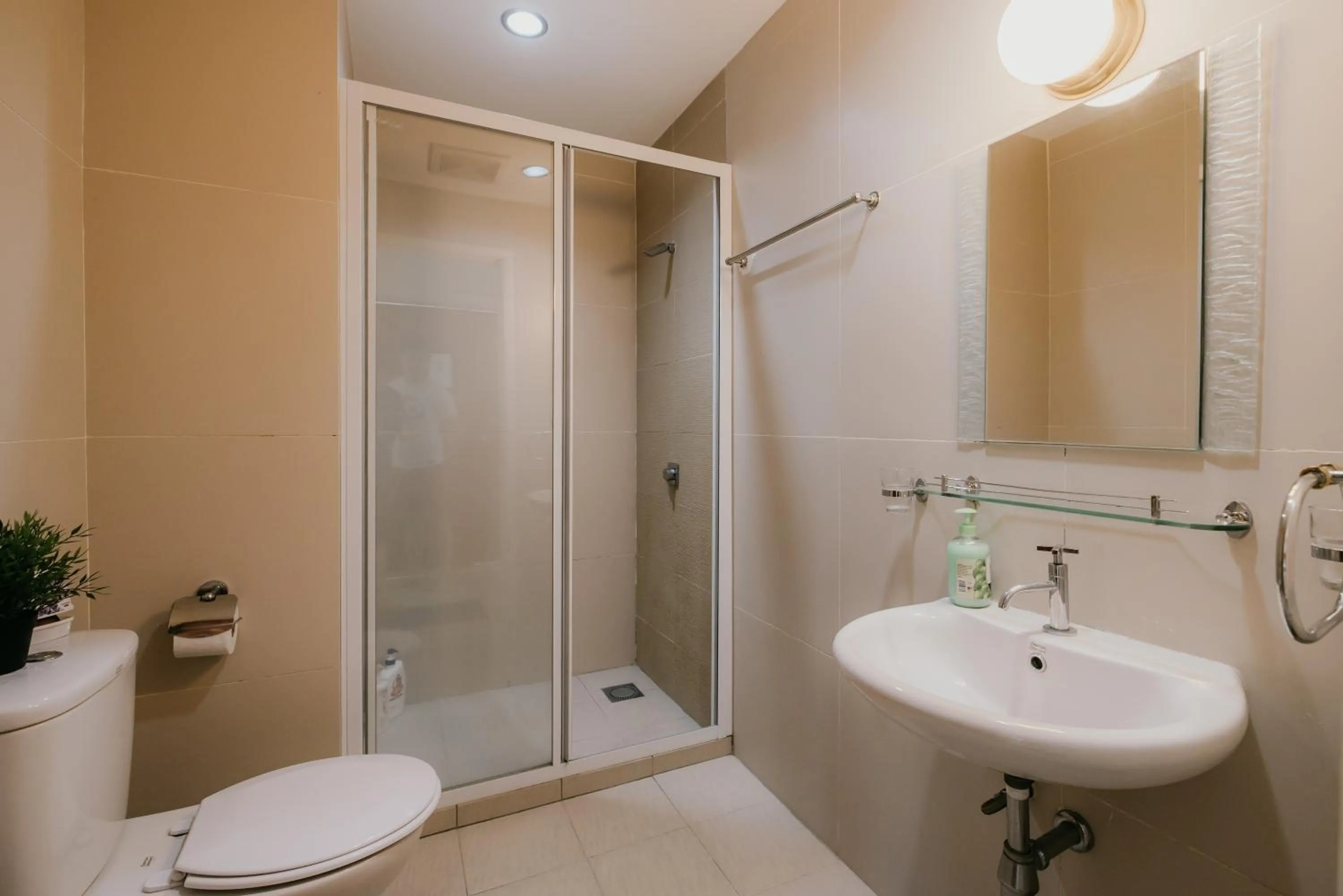 Bathroom in Rex Ollie @ 231 TR Suite