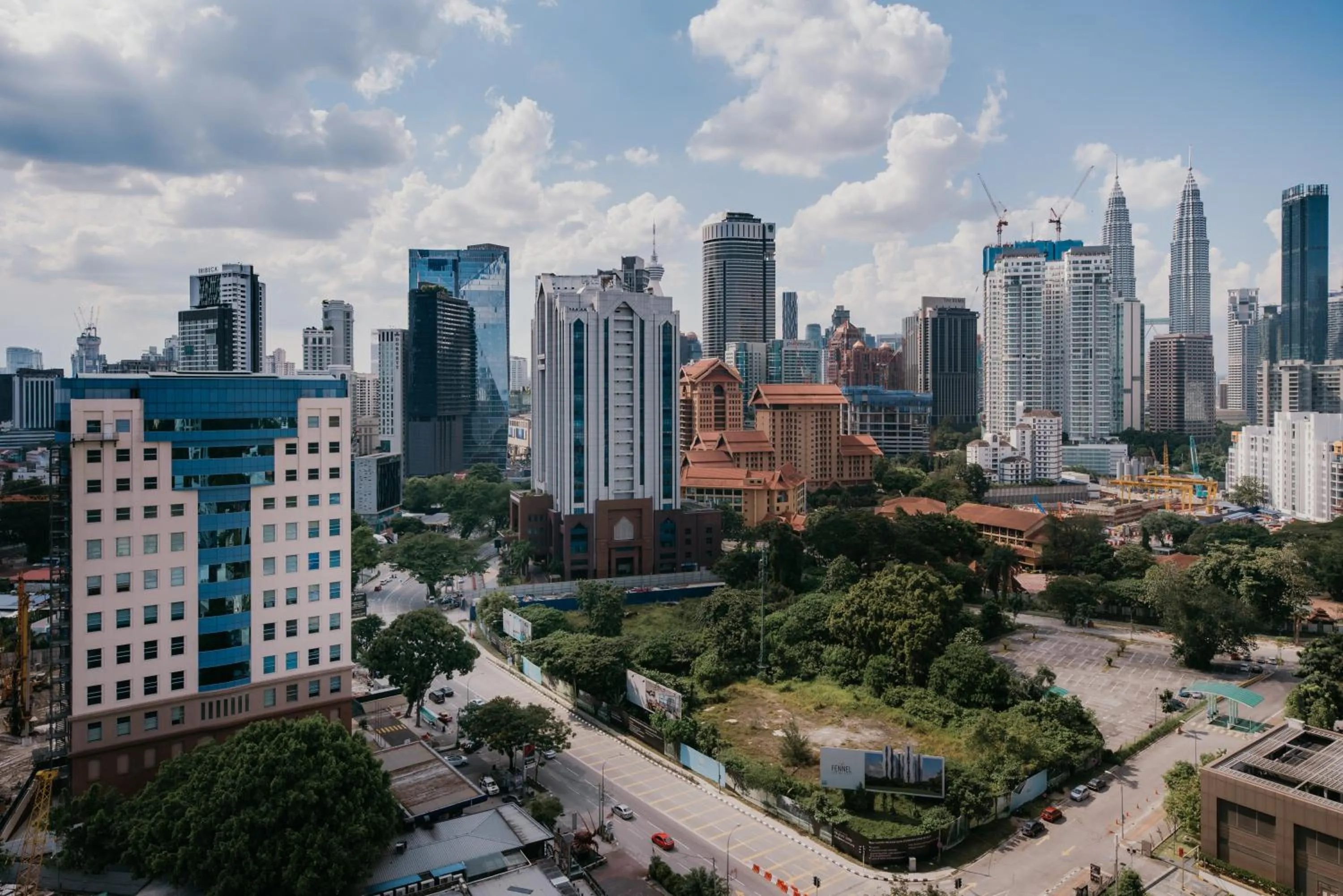 City view in Rex Ollie @ 231 TR Suite