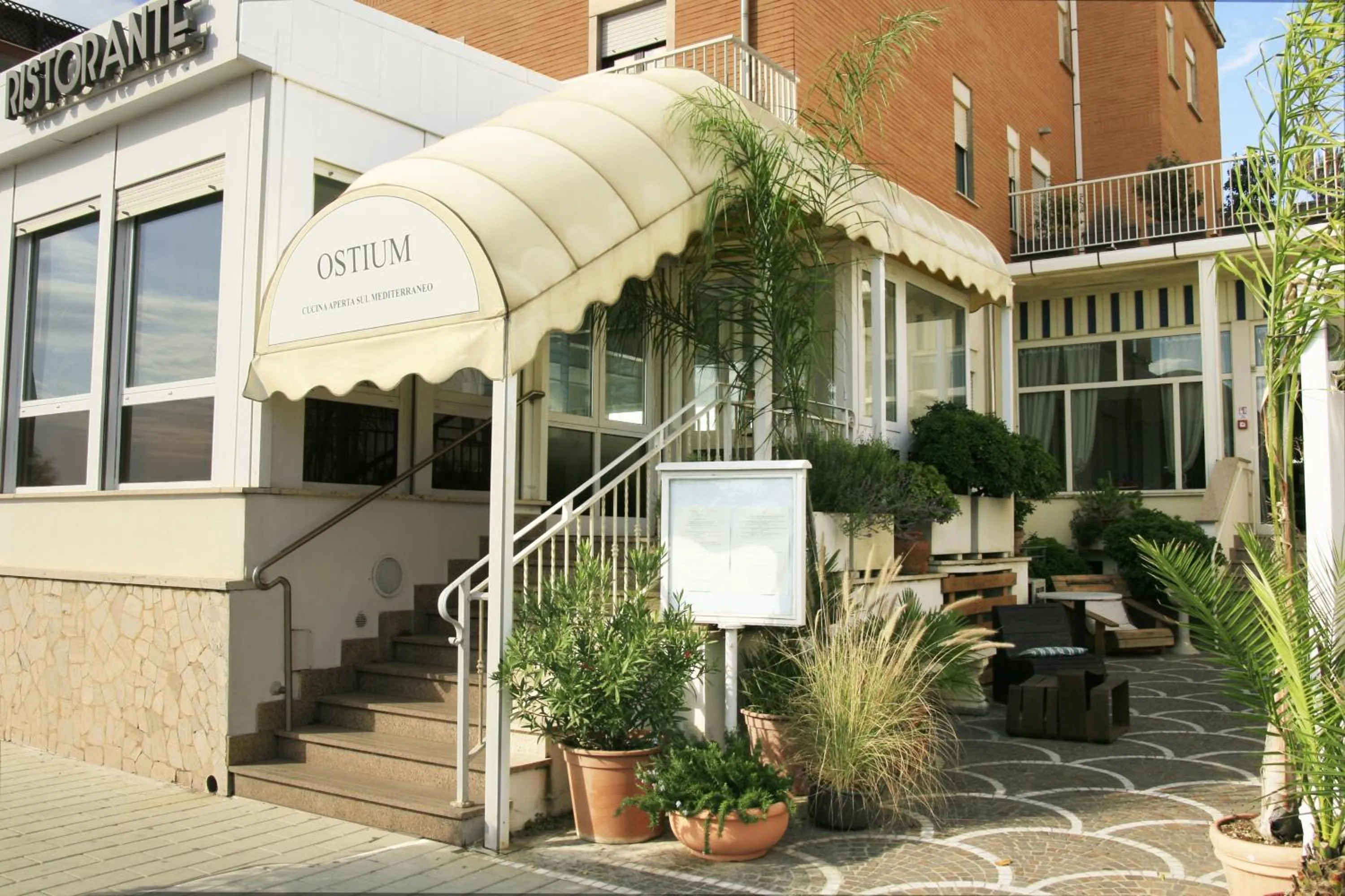Facade/entrance in Hotel Sirenetta