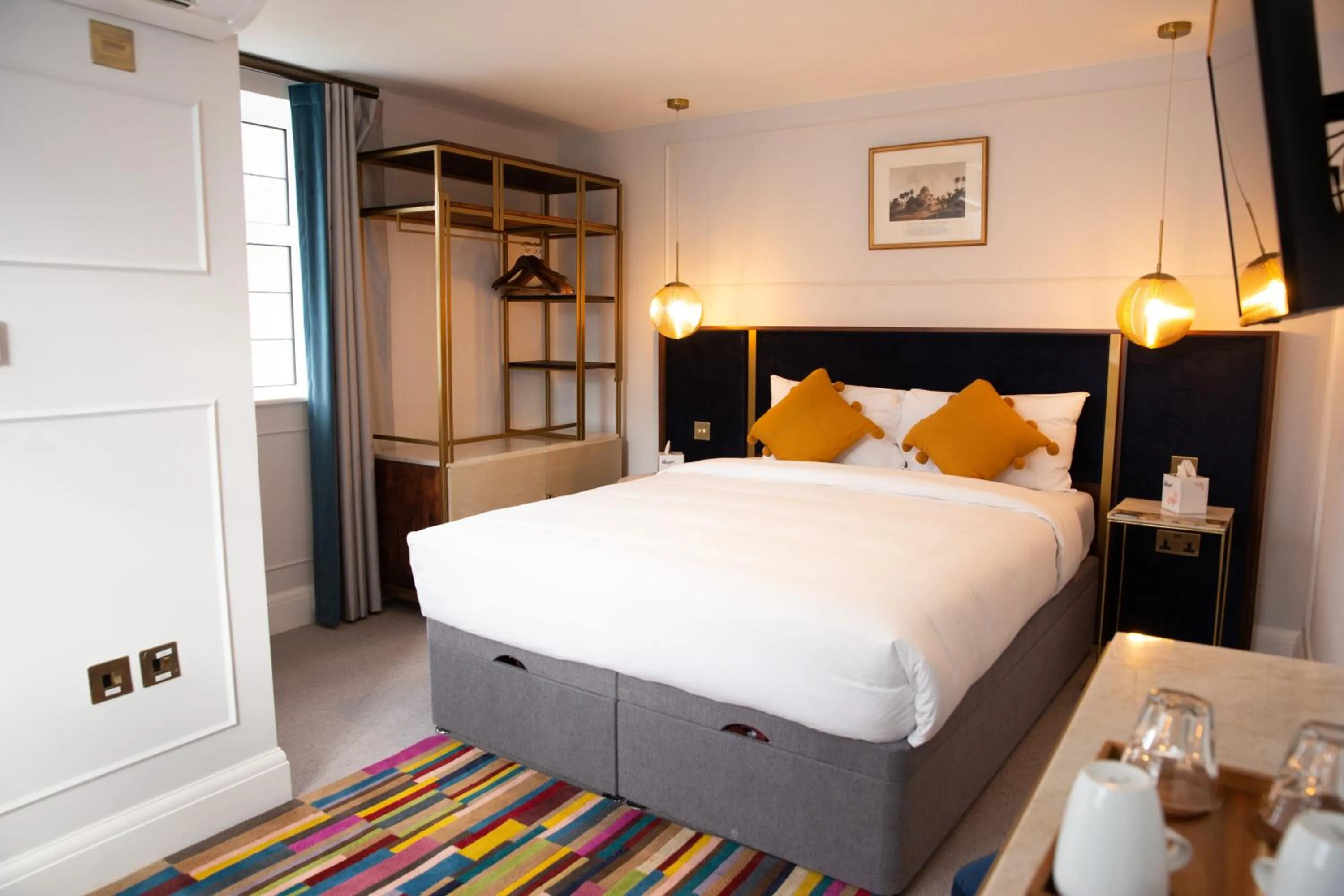 Bed in Three Falcons