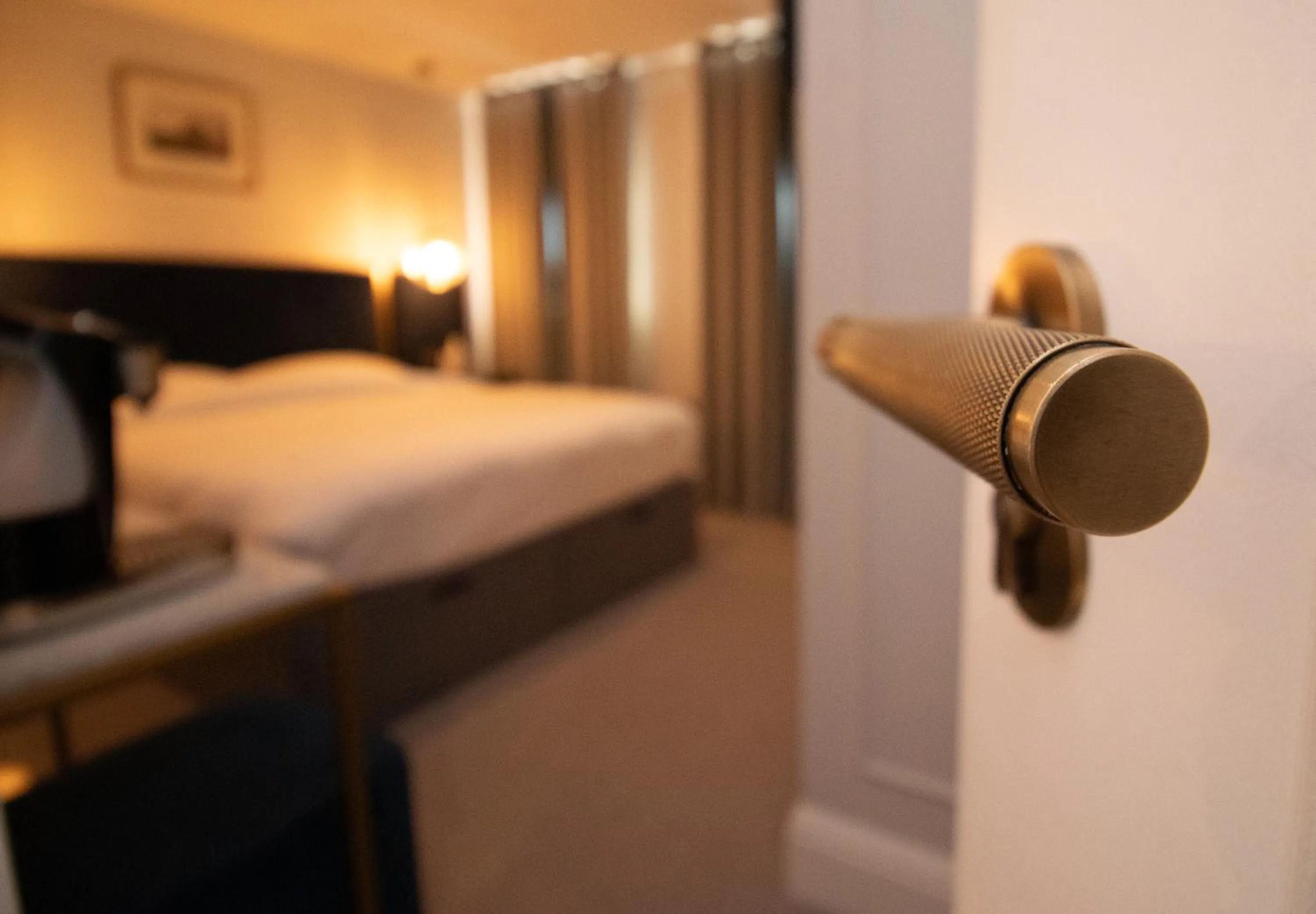 Bed in Three Falcons