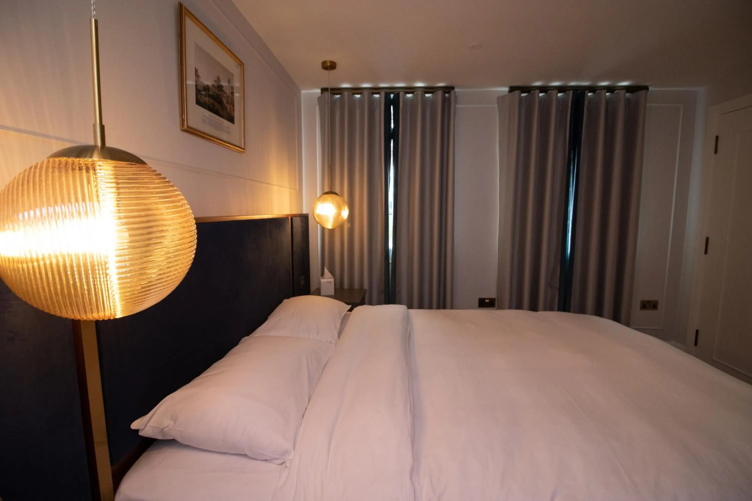 Bed in Three Falcons