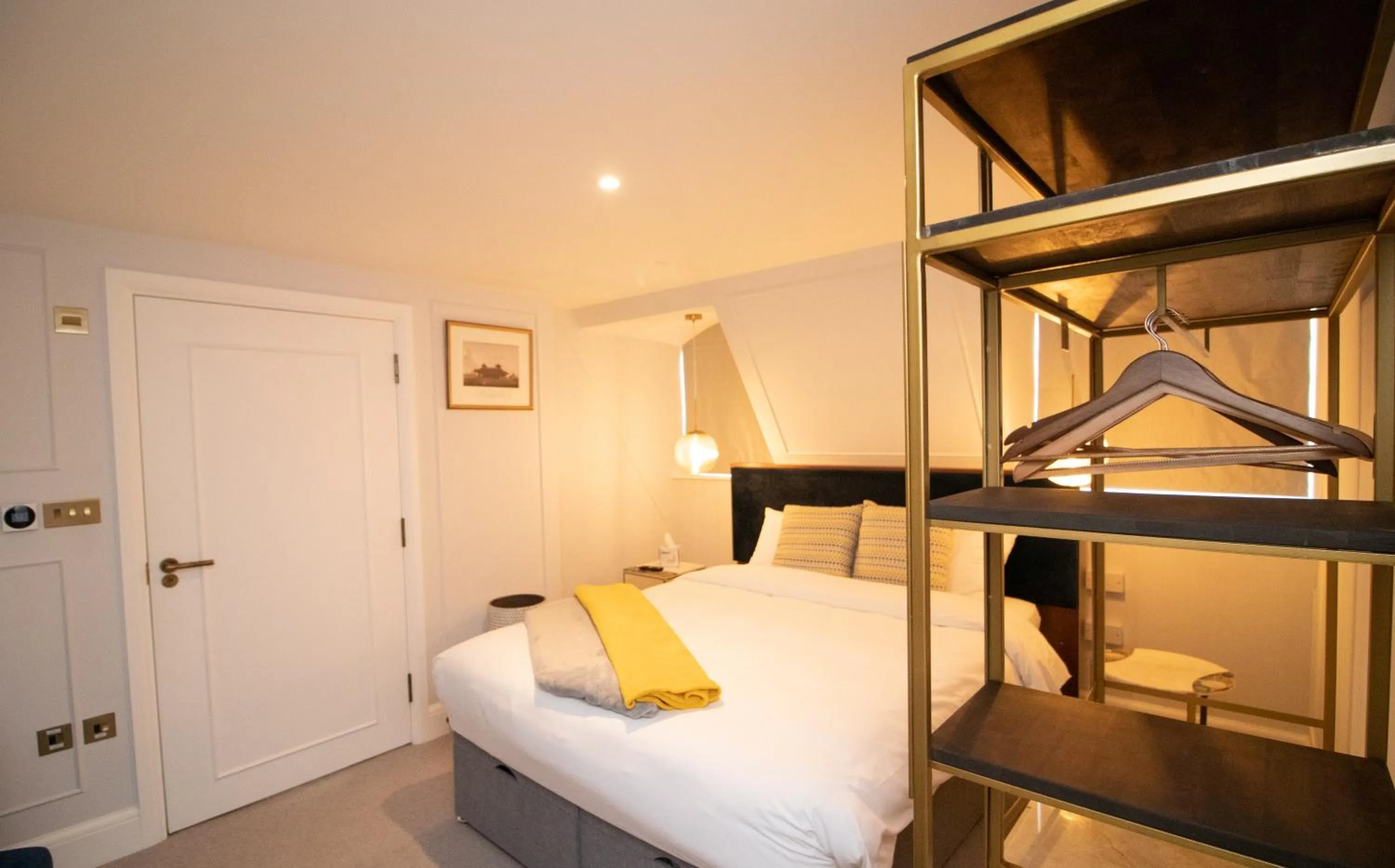 Bed in Three Falcons