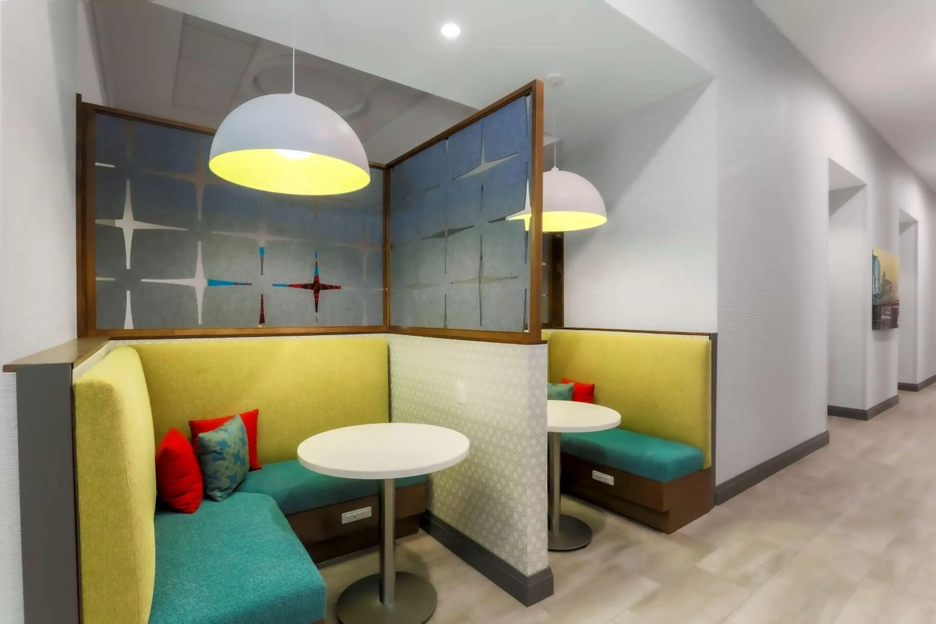 Lobby or reception in Hampton Inn & Suites Pittsburgh Downtown Lobby or reception in Hampton Inn & Suites Pittsburgh Downtown